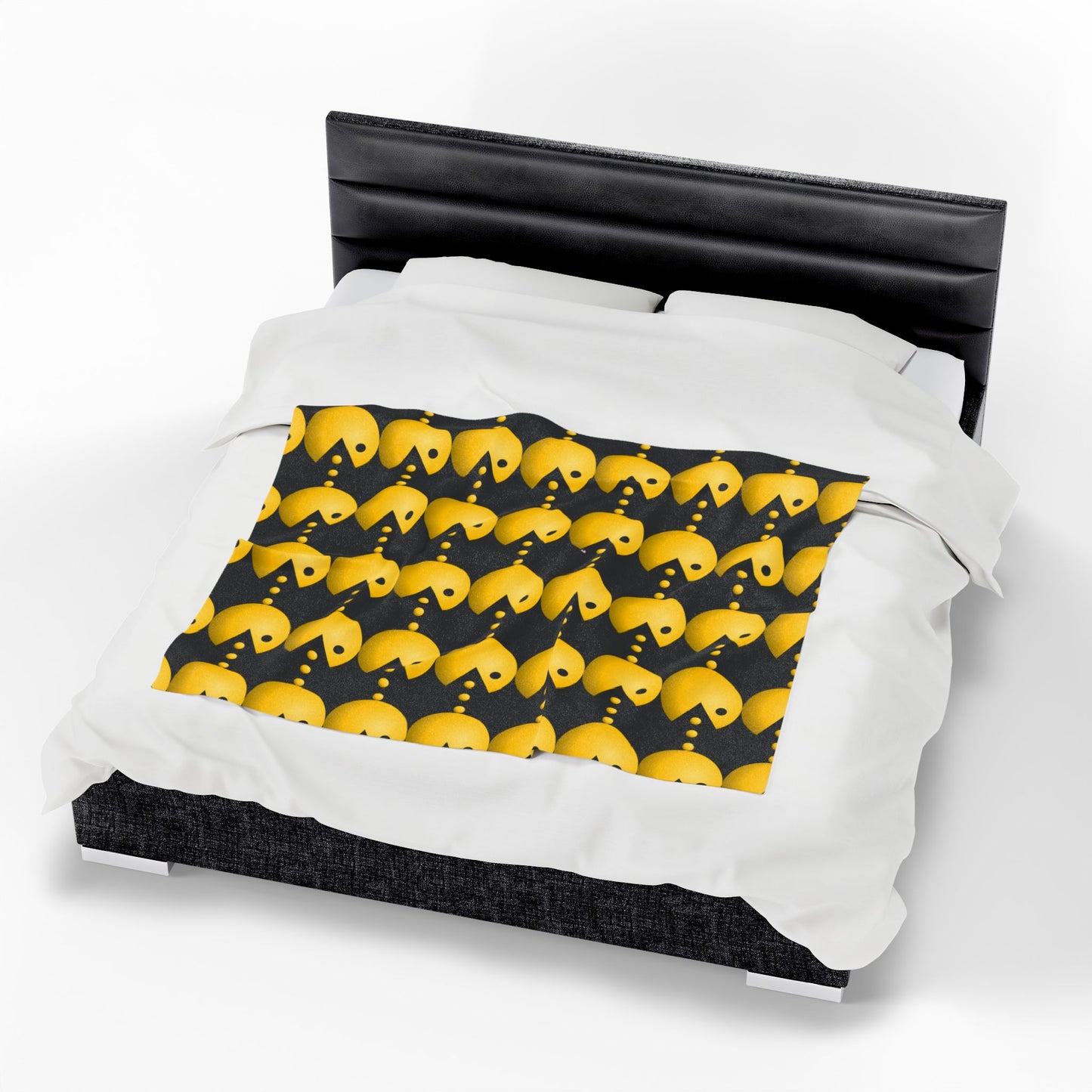 Pac-Man Velveteen Plush Blanket, Cozy Gaming Throw, Retro Style Decor, Gift for Gamers, Soft Fleece Blanket, Video Game Room Accessory
