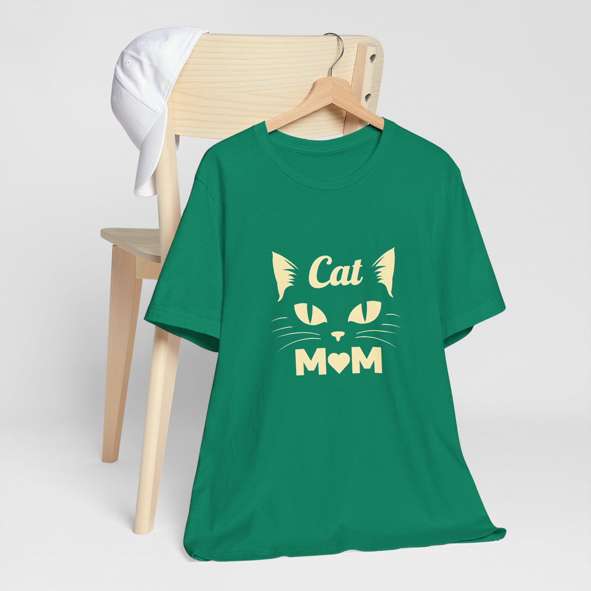 Cat Mom T-Shirt — Cute Cat Face Graphic Tee for Cat Lovers