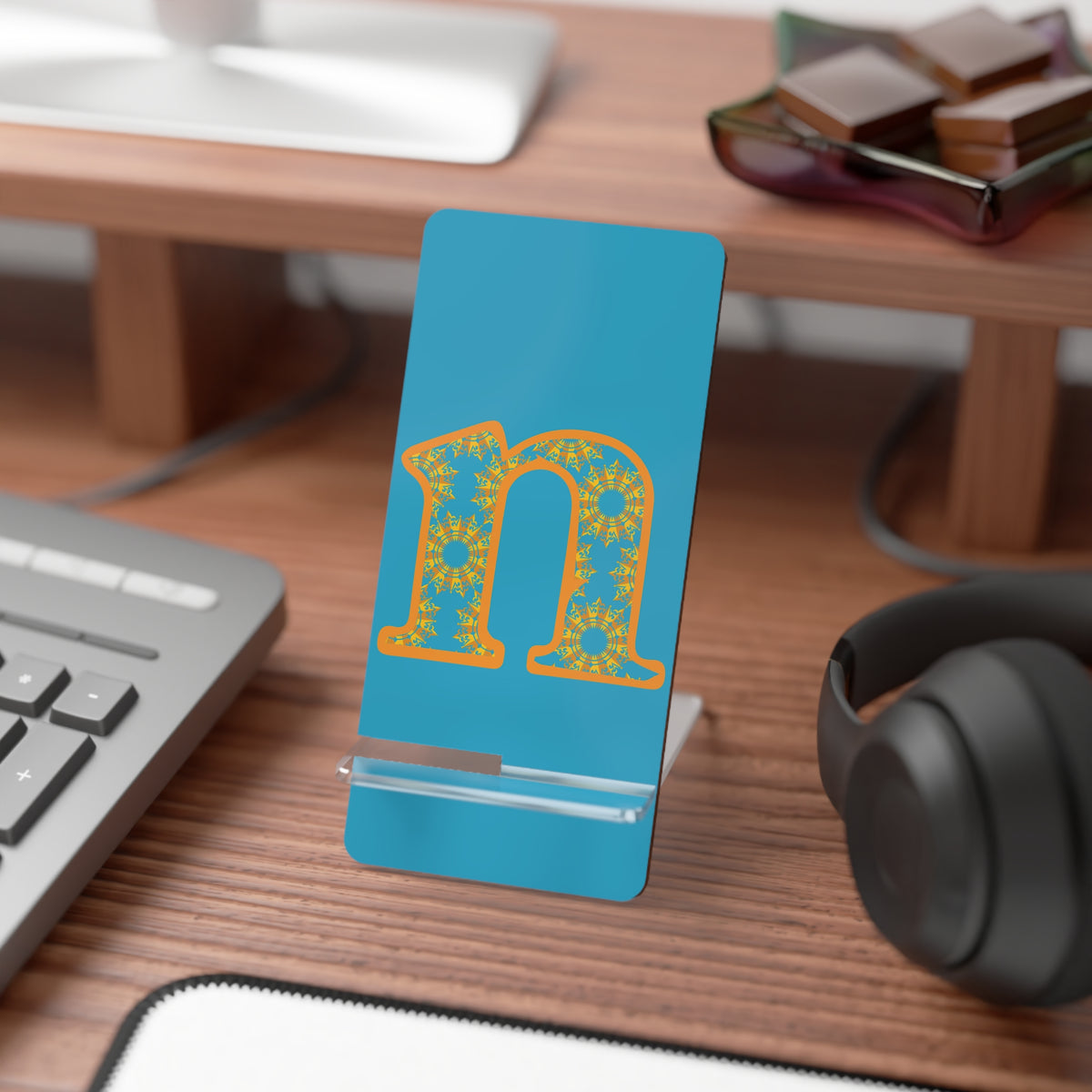 Stylish Smartphone Display Stand - Perfect Gift for Tech Lovers, Desk Organizer, Home Decor, Modern Design, Personalized Phone Holder