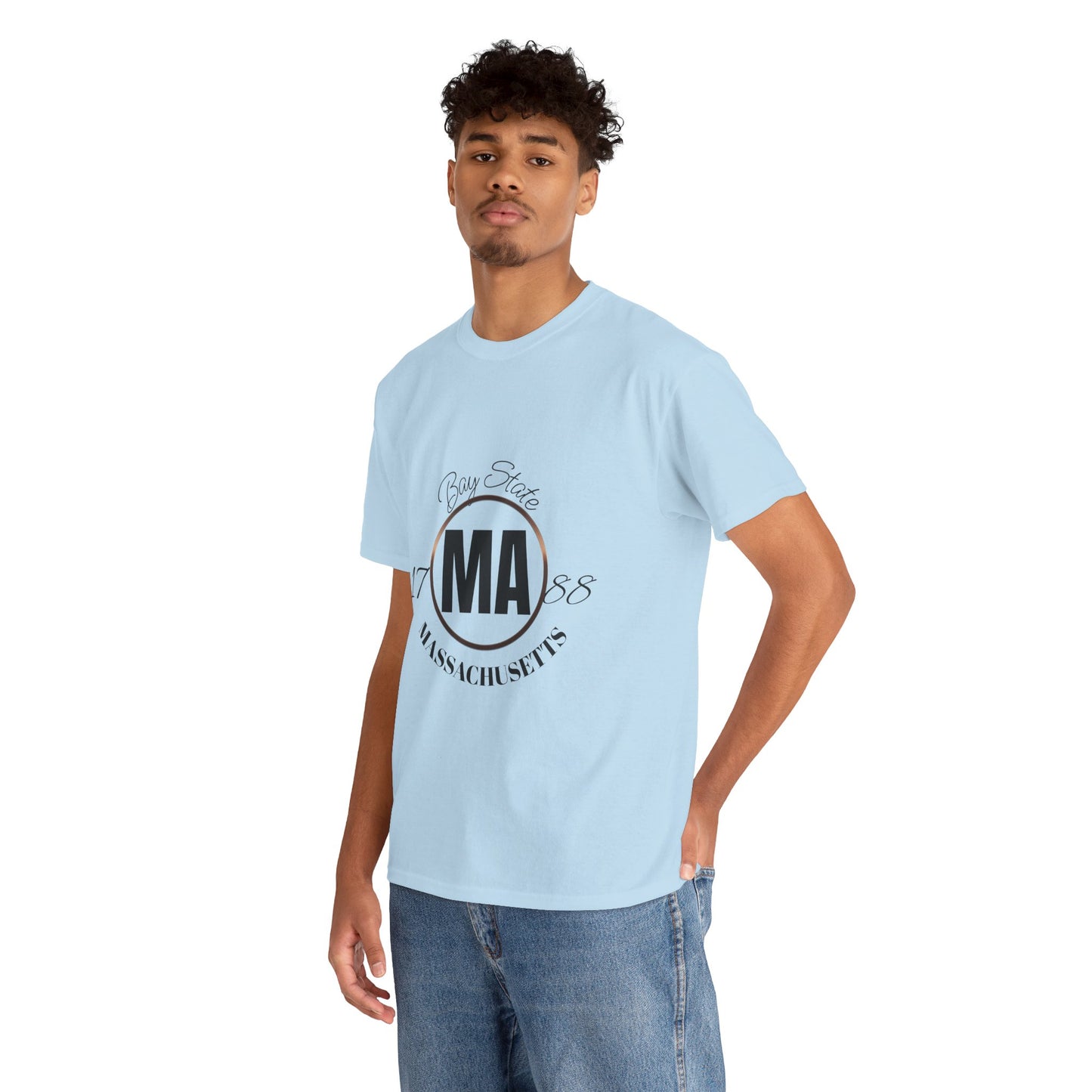 Unisex Heavy Cotton Tee with Massachusetts Design, Casual Wear, Gift for Him/Her, Travel Souvenir, Vintage Style