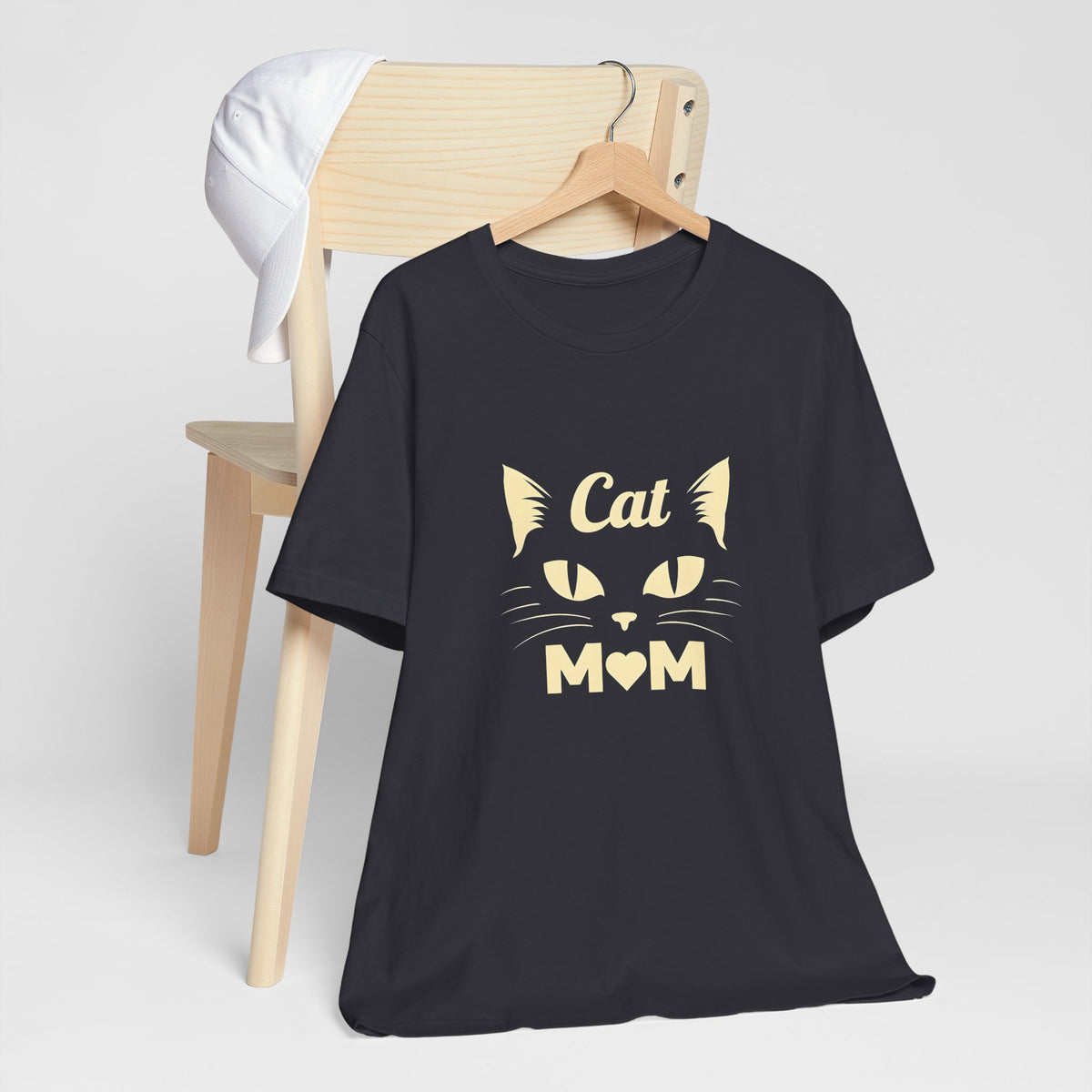 Cat Mom T-Shirt — Cute Cat Face Graphic Tee for Cat Lovers