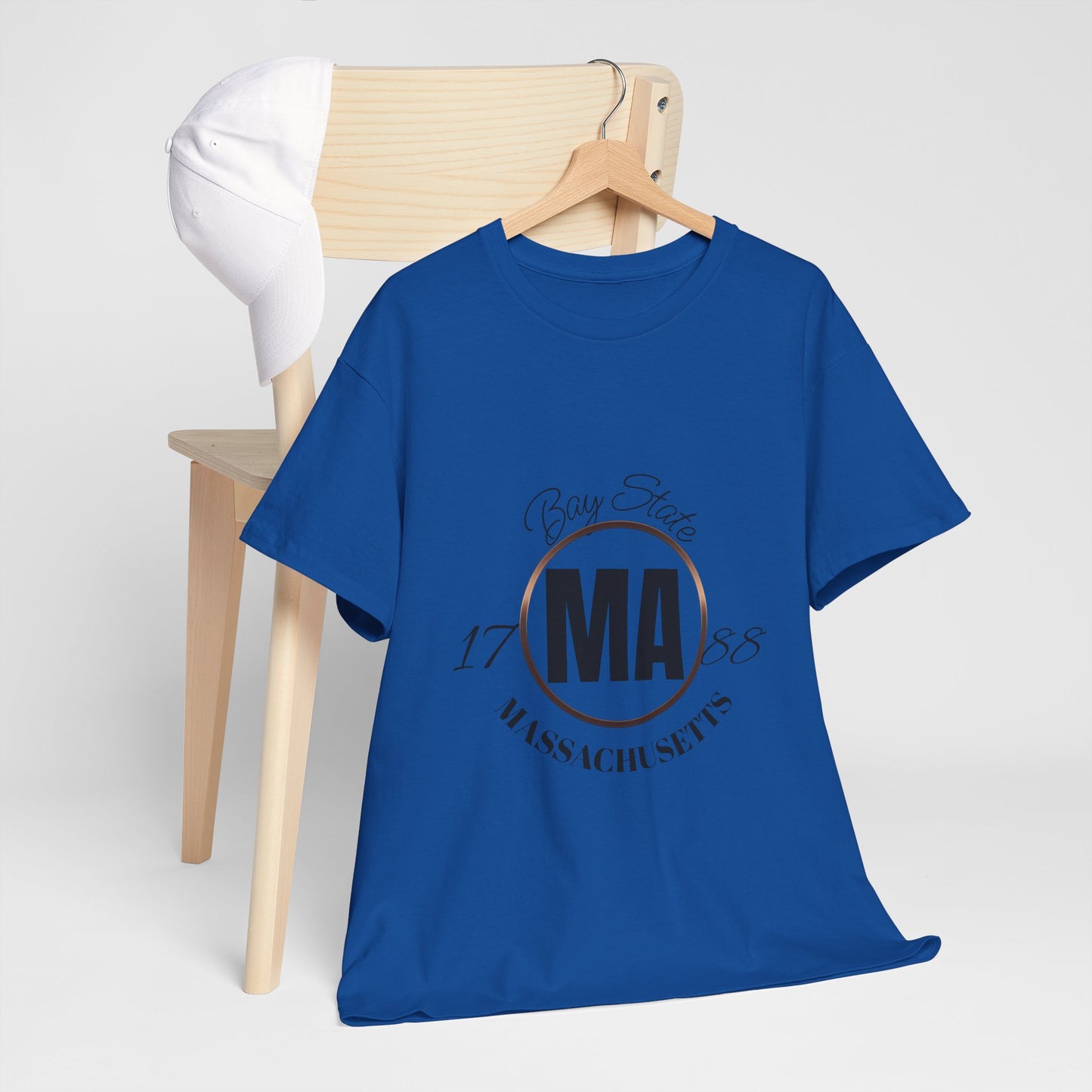 Unisex Heavy Cotton Tee with Massachusetts Design, Casual Wear, Gift for Him/Her, Travel Souvenir, Vintage Style