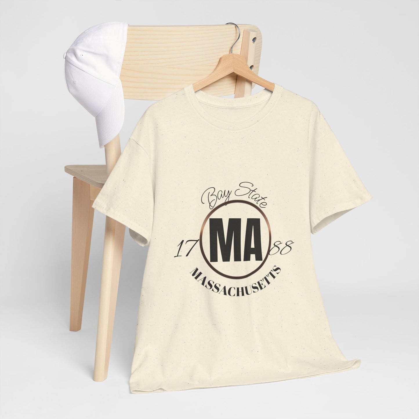 Unisex Heavy Cotton Tee with Massachusetts Design, Casual Wear, Gift for Him/Her, Travel Souvenir, Vintage Style