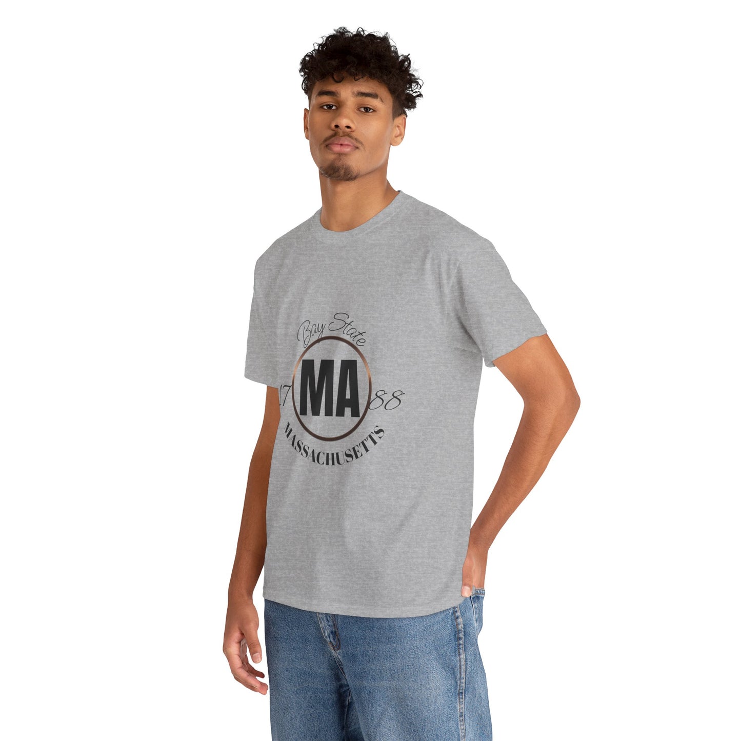 Unisex Heavy Cotton Tee with Massachusetts Design, Casual Wear, Gift for Him/Her, Travel Souvenir, Vintage Style