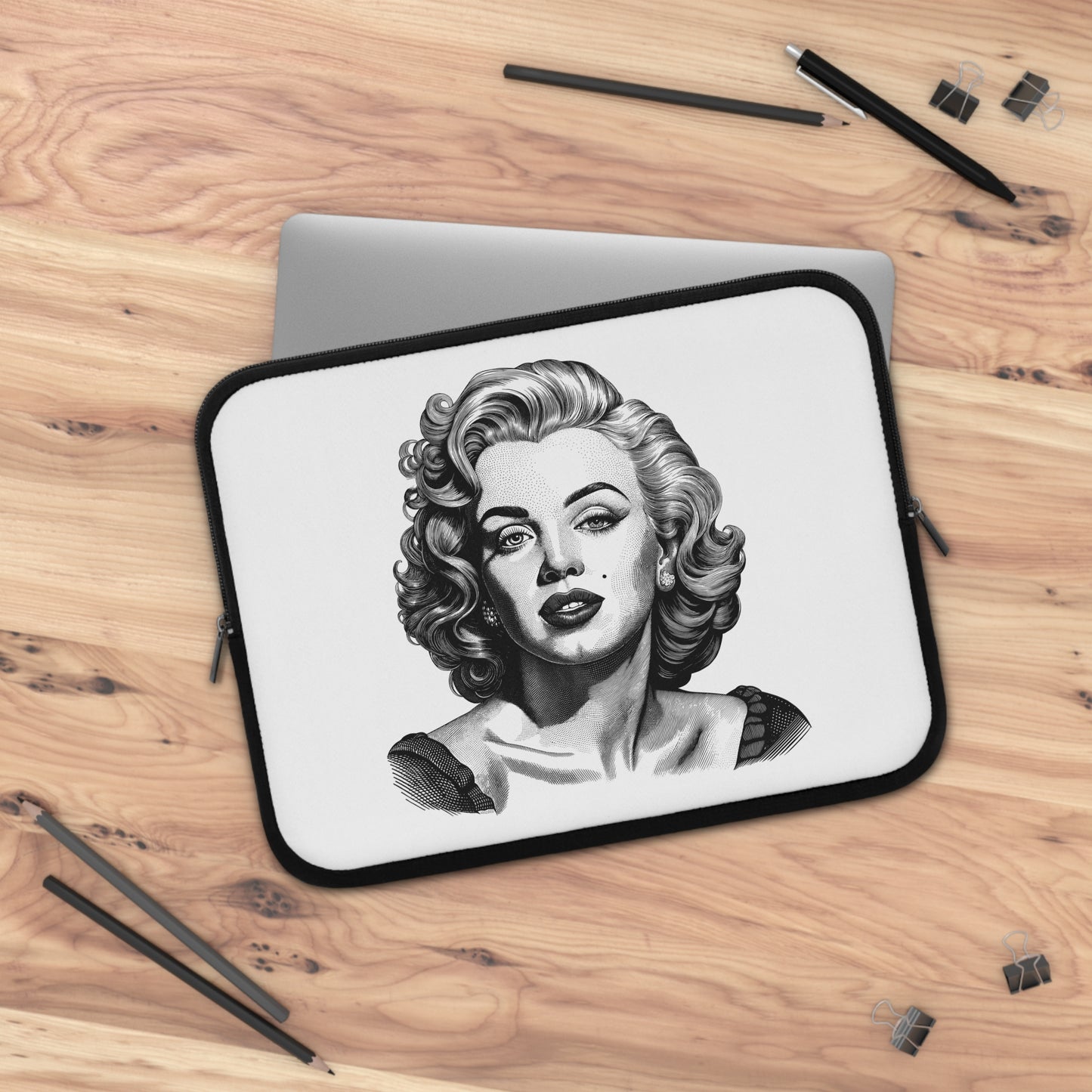 Marilyn Monroe Laptop Sleeve, Vintage Style Sleeve, Artistic Laptop Case, Gift for Her, Stylish Tech Accessory, Classic Design Bag