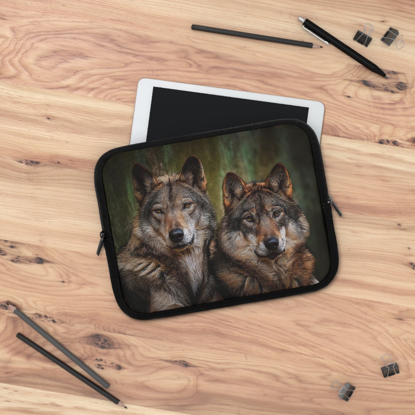 Wolf Laptop Sleeve - Wildlife Lover Gift, Cute Wolf Design, Stylish Tech Accessory, Nature-Inspired Sleeve, Perfect for Home Office