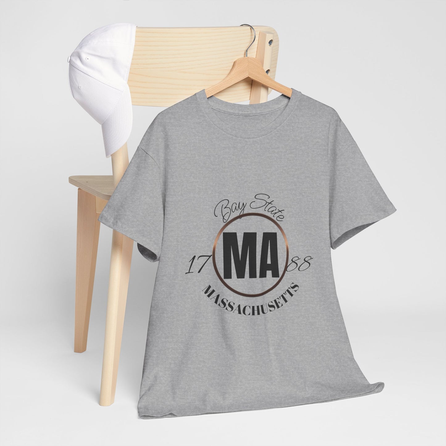 Unisex Heavy Cotton Tee with Massachusetts Design, Casual Wear, Gift for Him/Her, Travel Souvenir, Vintage Style