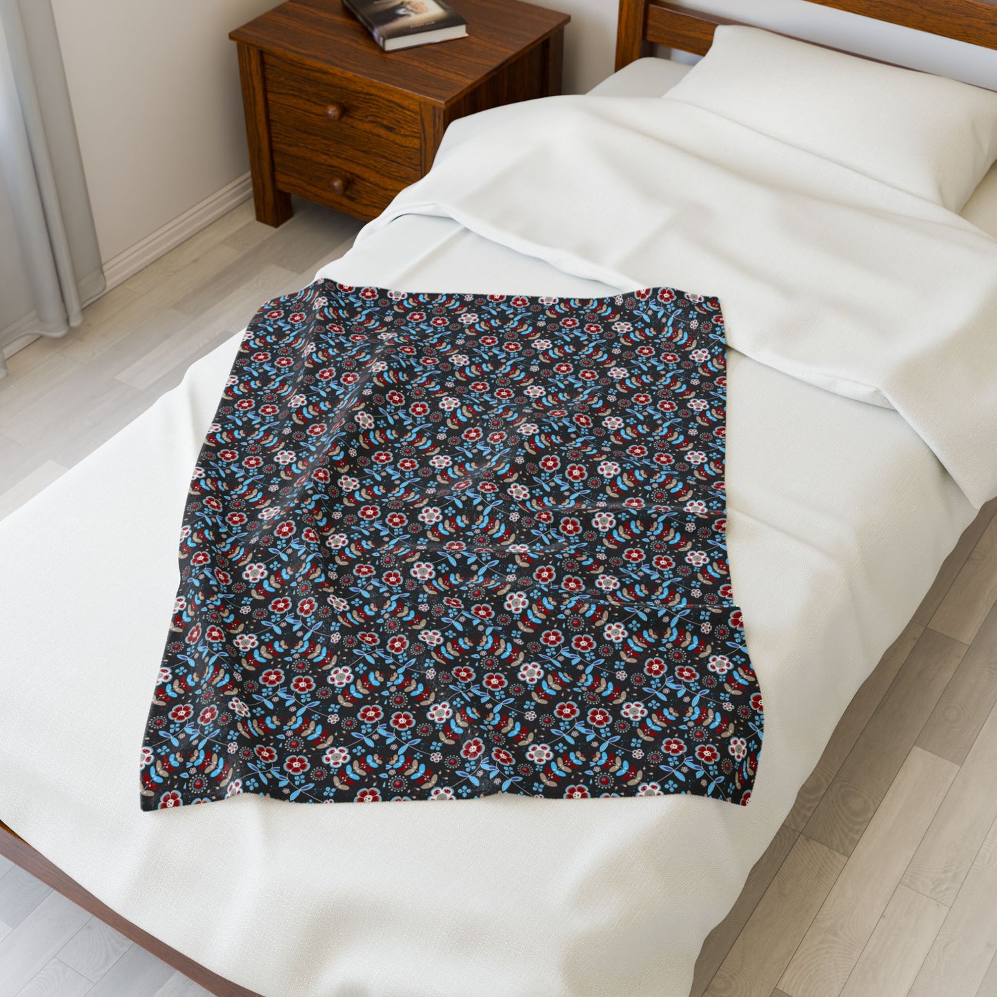 Cozy Floral Velveteen Plush Blanket, Soft Decorative Throw, Perfect for Home Decor, Gift for Friends, Bed Couch Essential