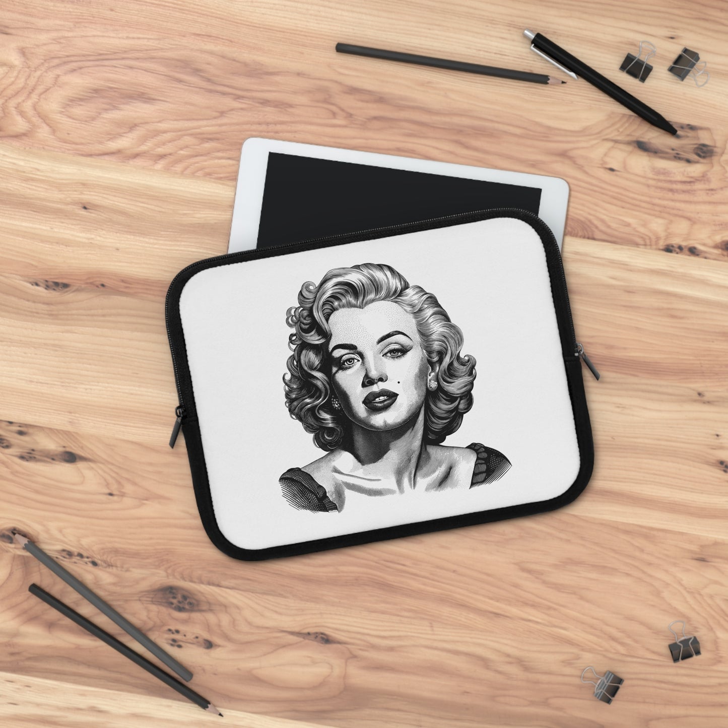 Marilyn Monroe Laptop Sleeve, Vintage Style Sleeve, Artistic Laptop Case, Gift for Her, Stylish Tech Accessory, Classic Design Bag