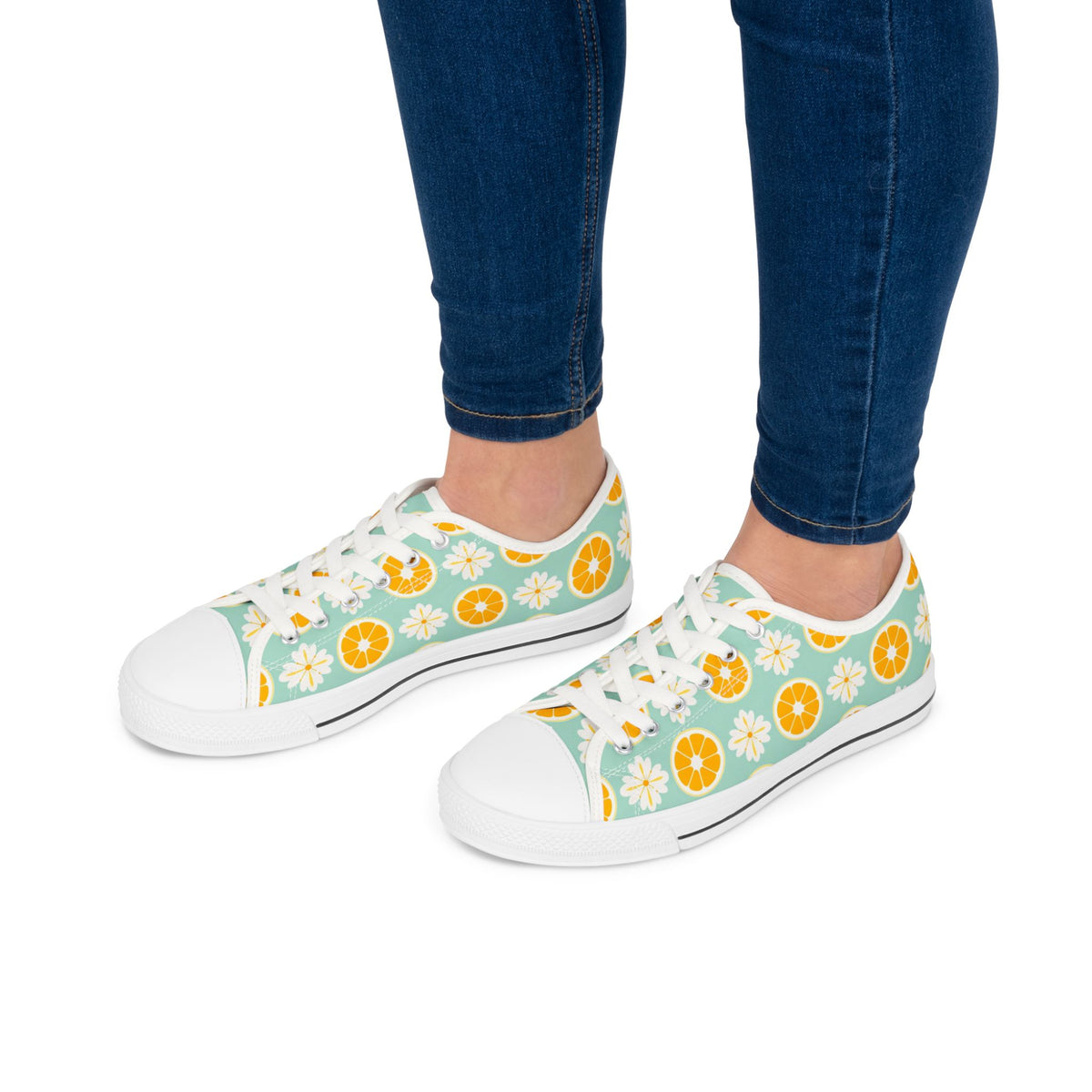লো টপ স্নিকার — রেট্রো সাইট্রাস ও ডেইজিস প্যাটার্ন
