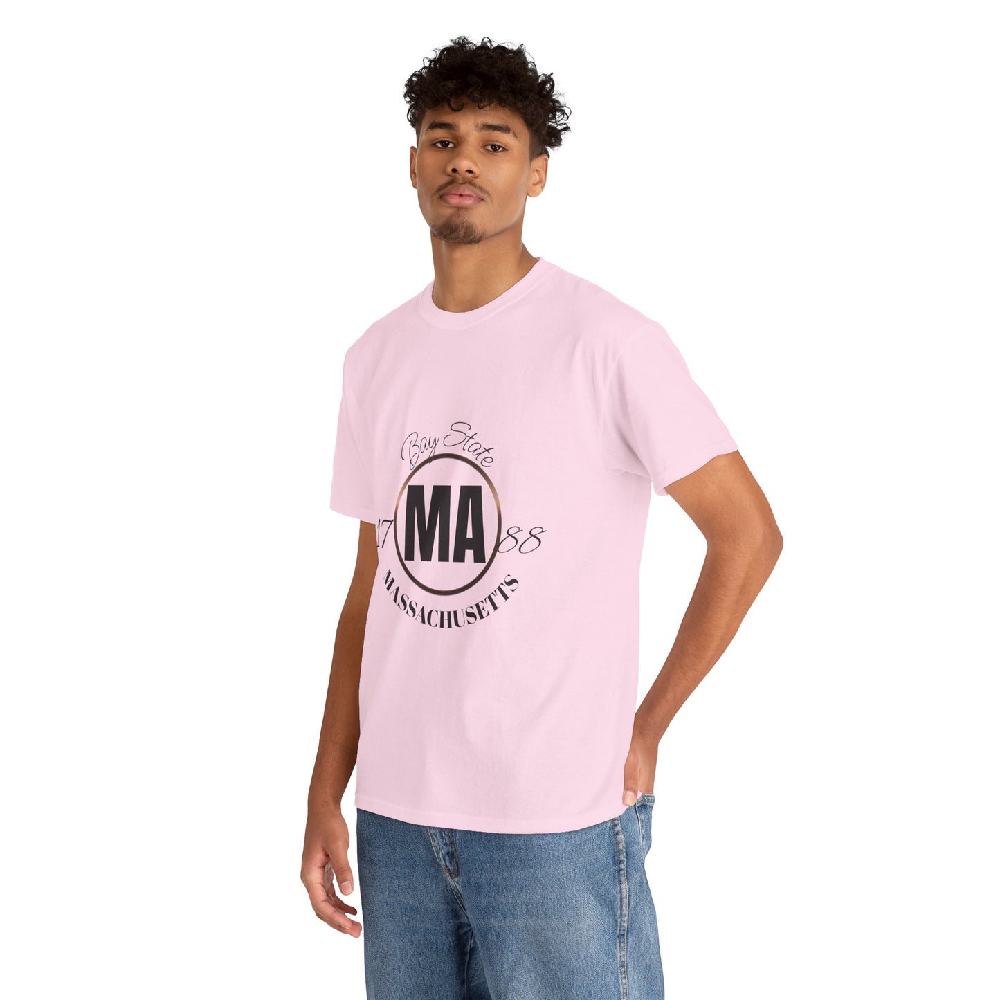Unisex Heavy Cotton Tee with Massachusetts Design, Casual Wear, Gift for Him/Her, Travel Souvenir, Vintage Style