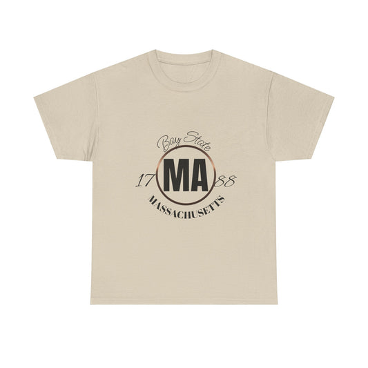 Unisex Heavy Cotton Tee with Massachusetts Design, Casual Wear, Gift for Him/Her, Travel Souvenir, Vintage Style