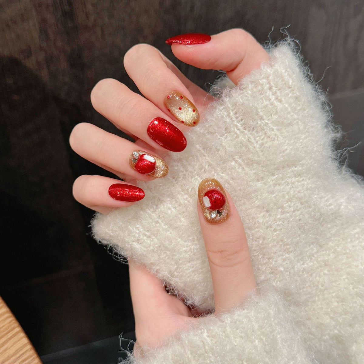 Red & Gold Christmas Press‑On Nails – Gift Box and Ornament Design – Image 3