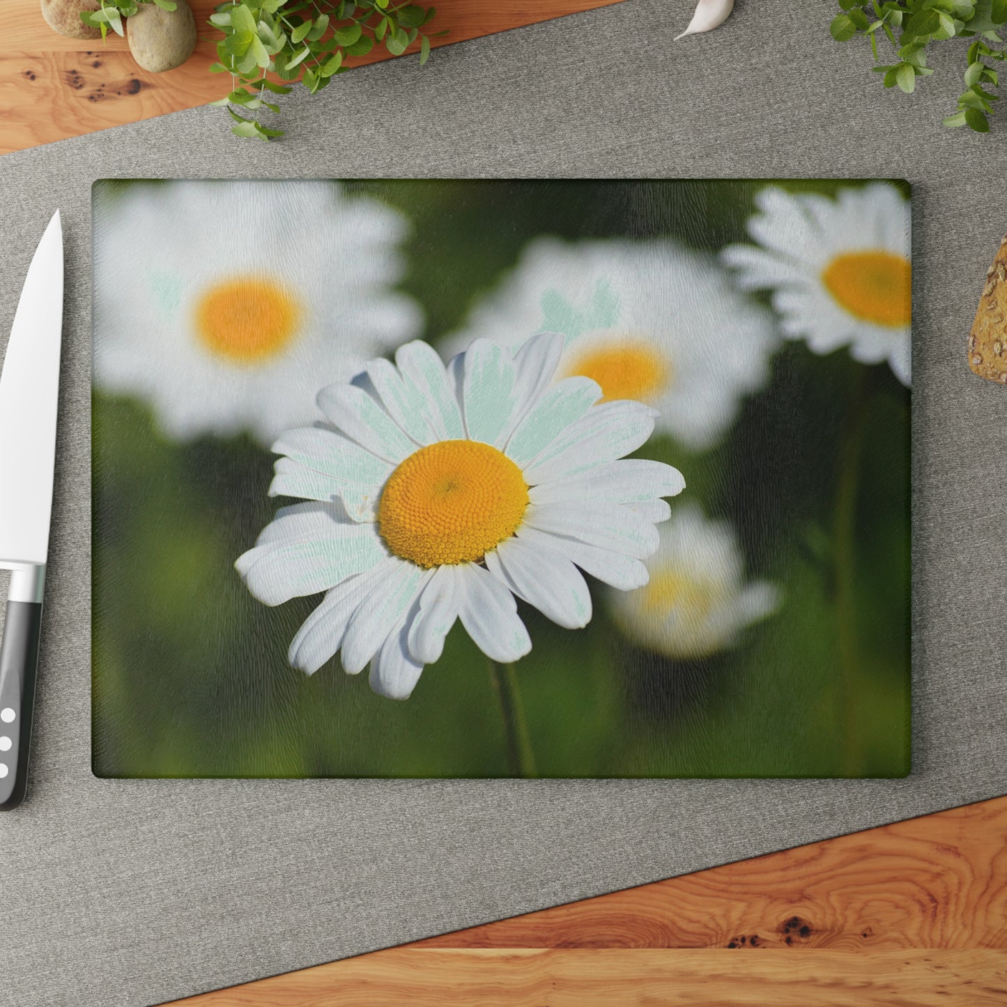 Charming Floral Glass Cutting Board - Kitchen Decor, Gift for Her, Daisy Design, Housewarming, Mother's Day