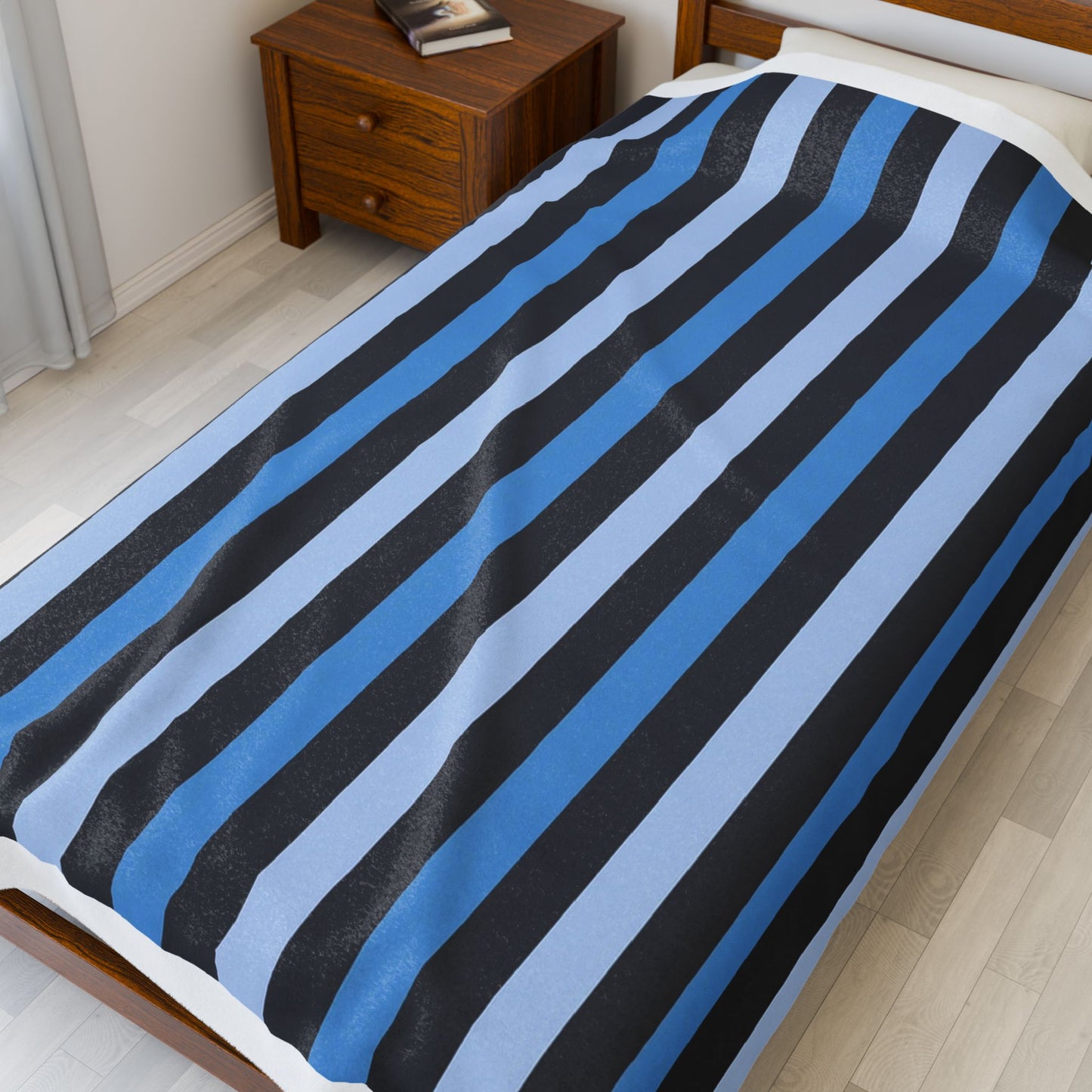 Cozy Velveteen Plush Blanket - Soft, Striped Decor for Home, Perfect for Winter Nights, Gift for Friends and Family, Ideal for [...]