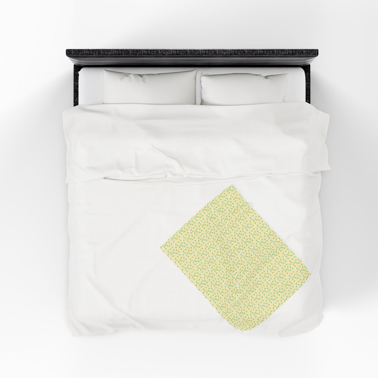 Cozy Floral Velveteen Plush Blanket - Soft Throw for Home, Baby Shower Gift, Nursery Decor, Couch Blanket, Snuggle Up!