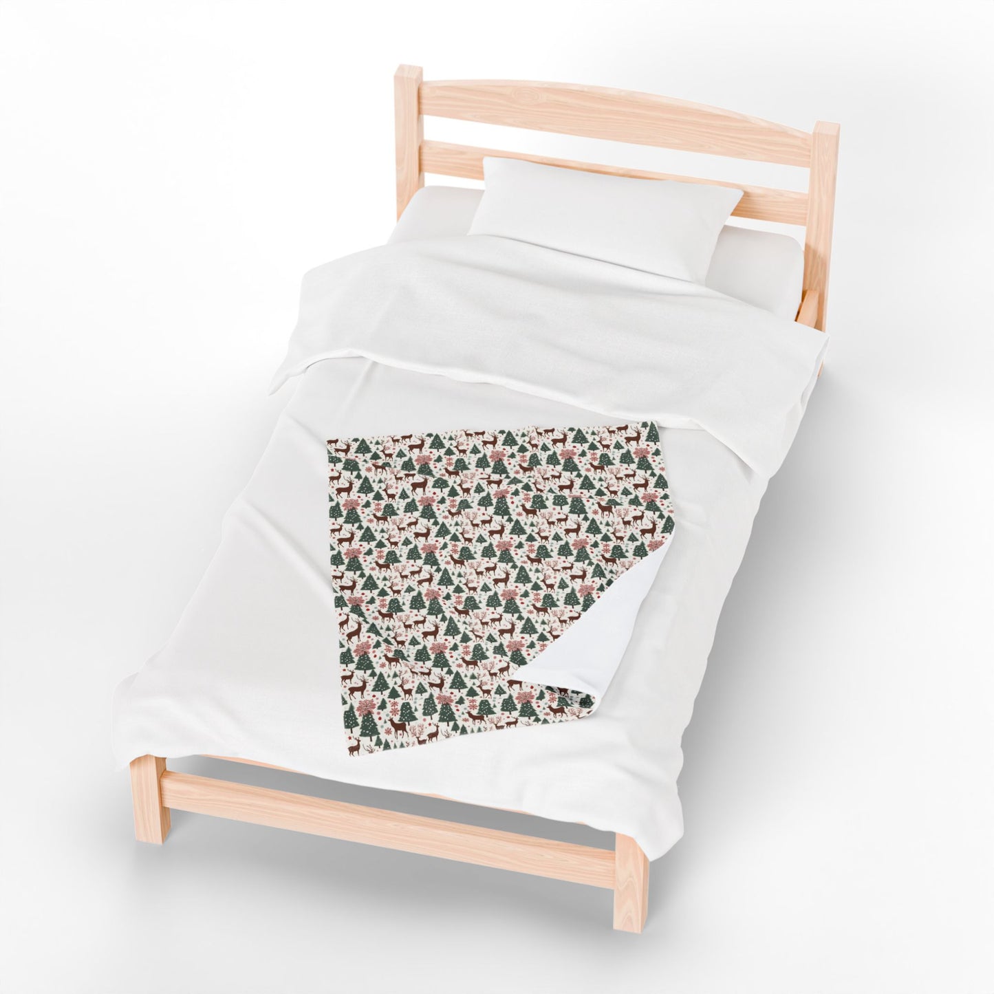 Christmas Reindeer & Pine Trees Velveteen Plush Blanket — Cozy Holiday Throw