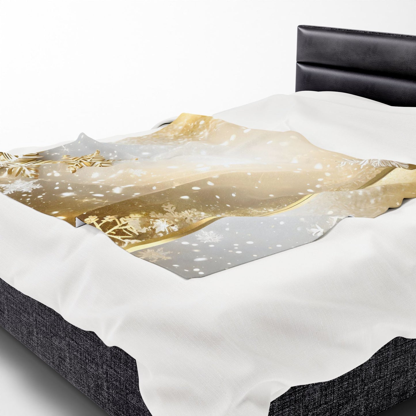 Gold Snowflake Velveteen Plush Blanket — Holiday Cozy Throw