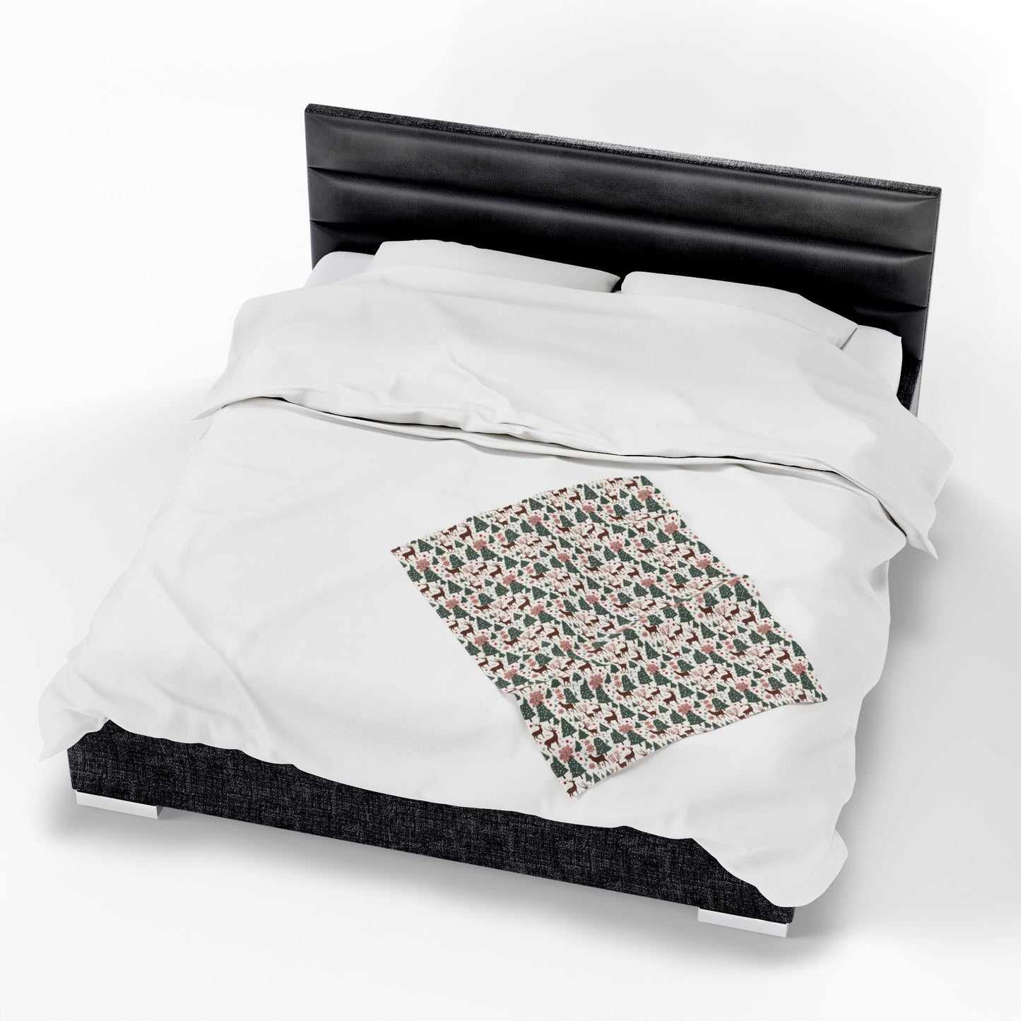 Christmas Reindeer & Pine Trees Velveteen Plush Blanket — Cozy Holiday Throw