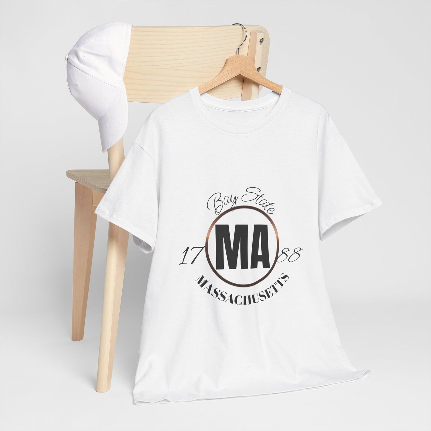 Unisex Heavy Cotton Tee with Massachusetts Design, Casual Wear, Gift for Him/Her, Travel Souvenir, Vintage Style