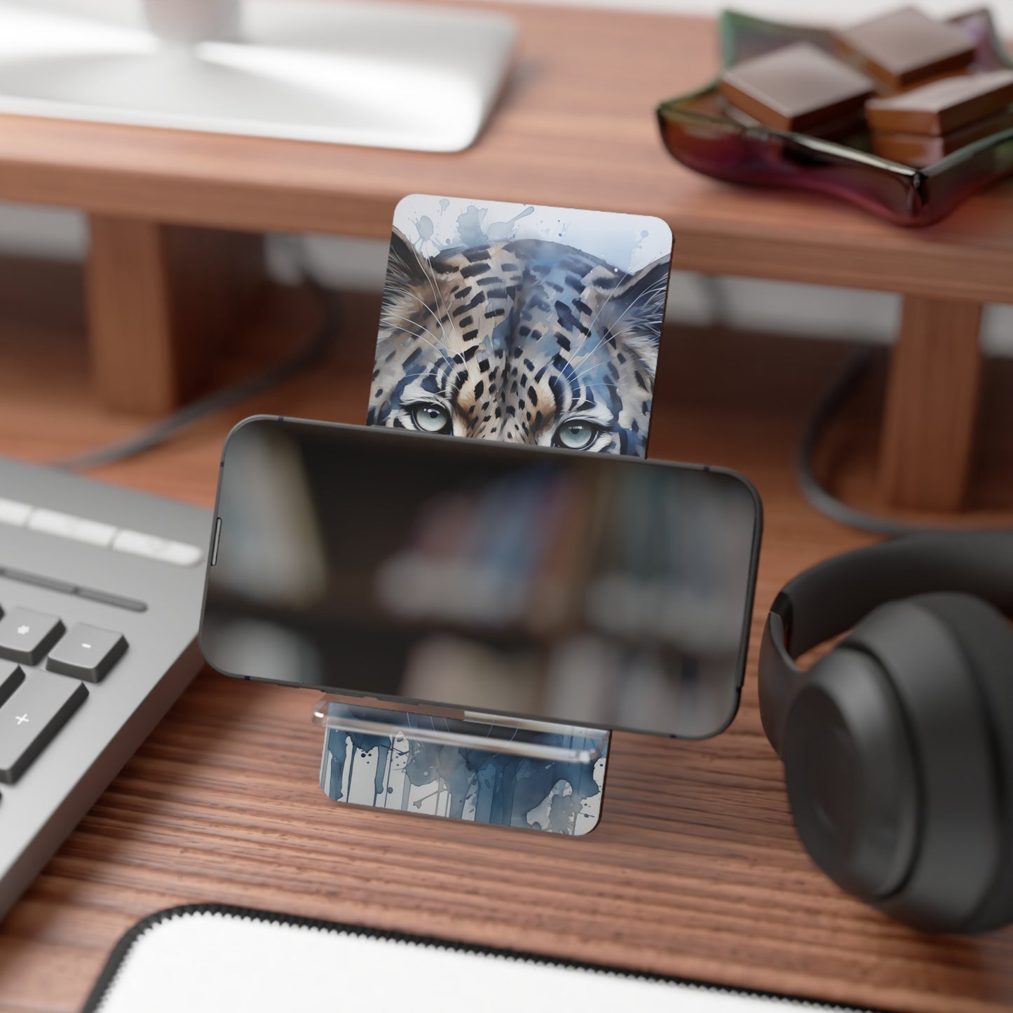 Wildlife-Inspired Smartphone Display Stand, Desk Accessory, Gift for Nature Lovers, Mobile Holder, Tiger Art Decor, Office Organization