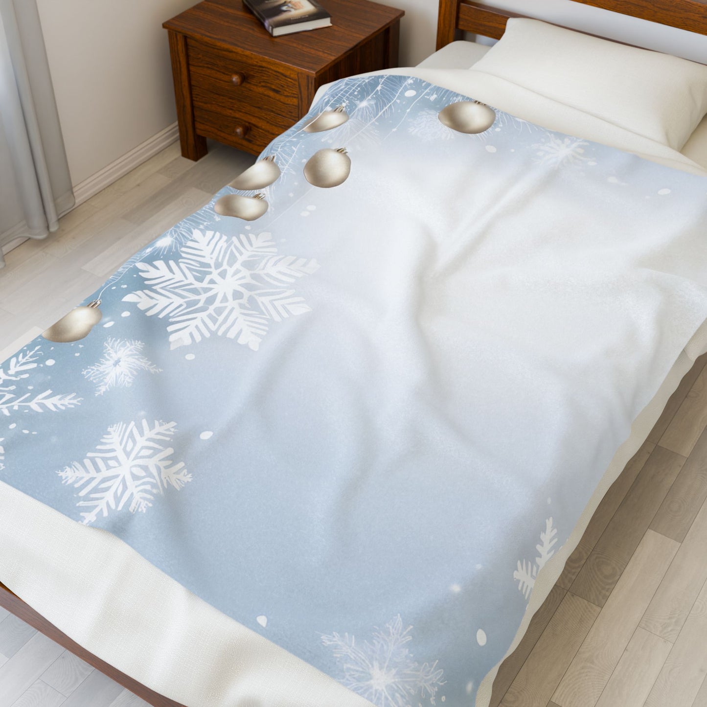 Holiday Snowflake Velveteen Plush Blanket — Gold Ornament Winter Throw