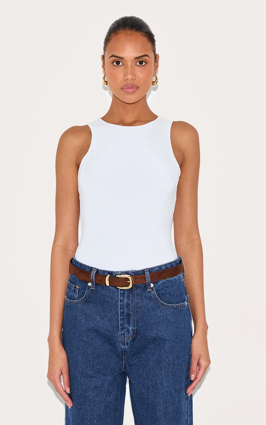 https://cdn-img.prettylittlething.com/1/2/b/2/12b238a4070fcecc9334f7fa0cc89e2e88a904ce_CNF0753_1_white_basic_slinky_racer_bodysuit.jpg