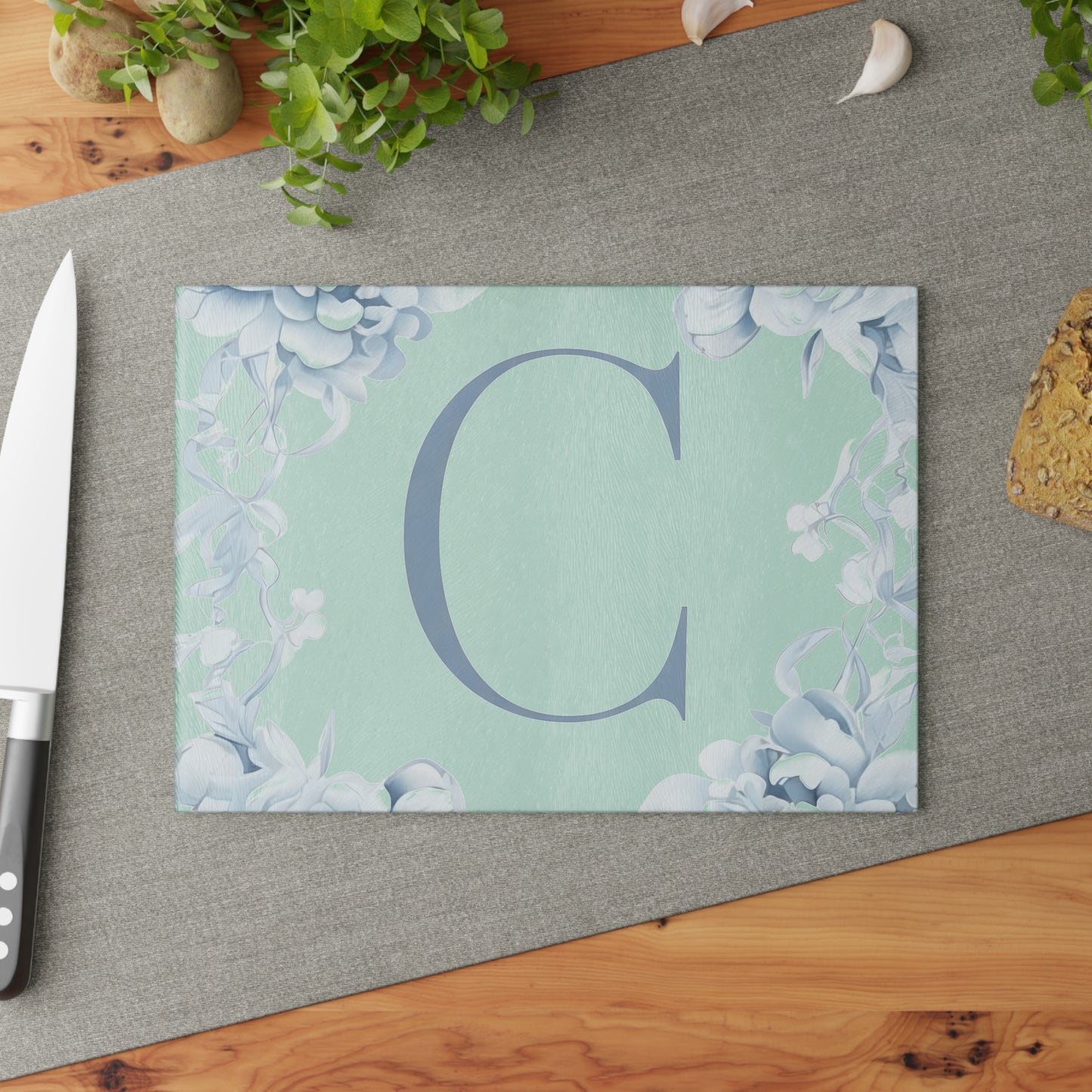Elegant Floral Monogram Glass Cutting Board, Personalized Kitchen Decor, Wedding Gift, Housewarming Gift, Cooking Essentials, Unique Gift