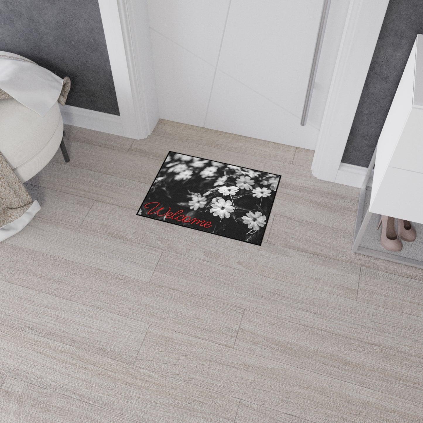 Welcome Floral Heavy-Duty Floor Mat — Black & White Daisy Doormat