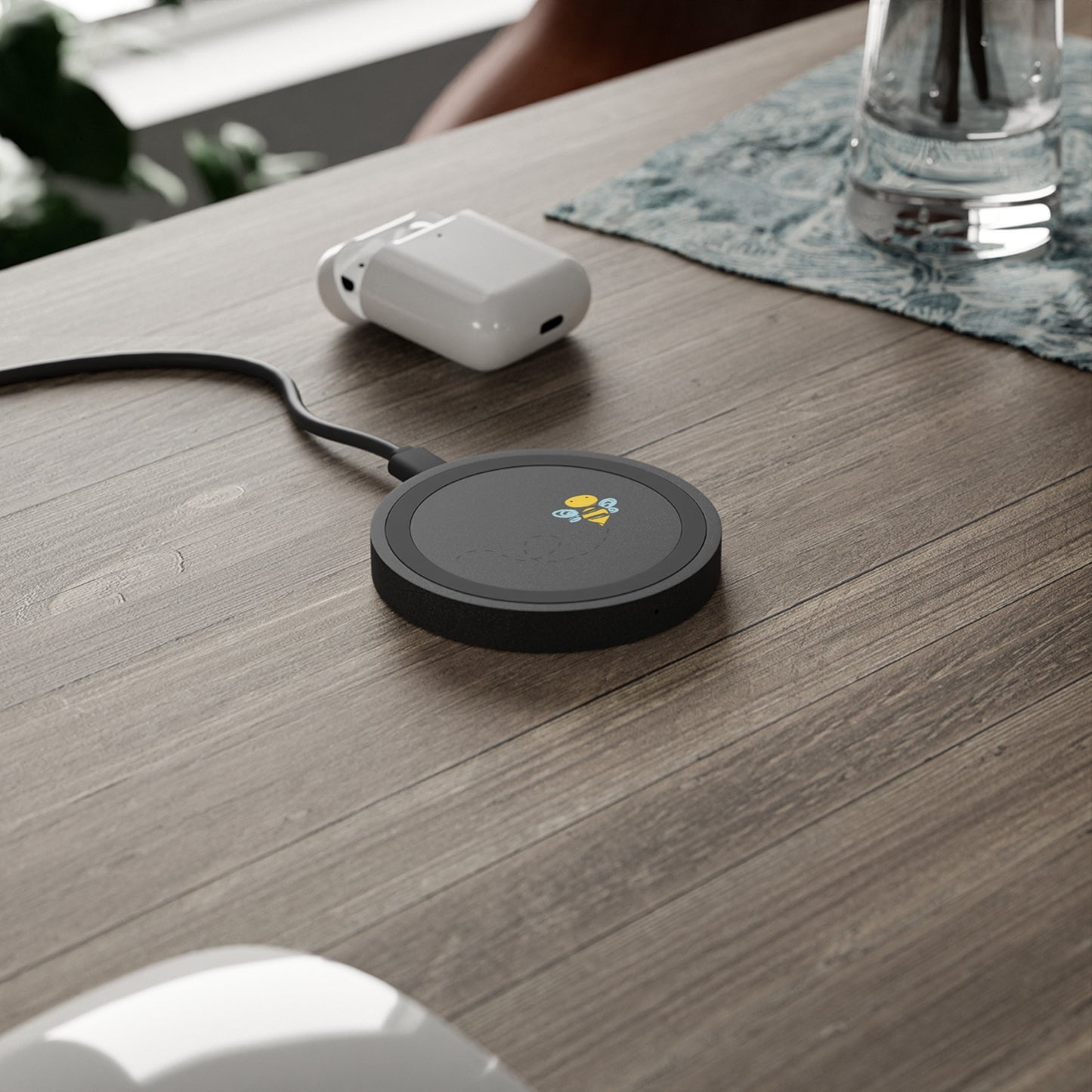 Wireless Charging Pad — Cute Bee Design