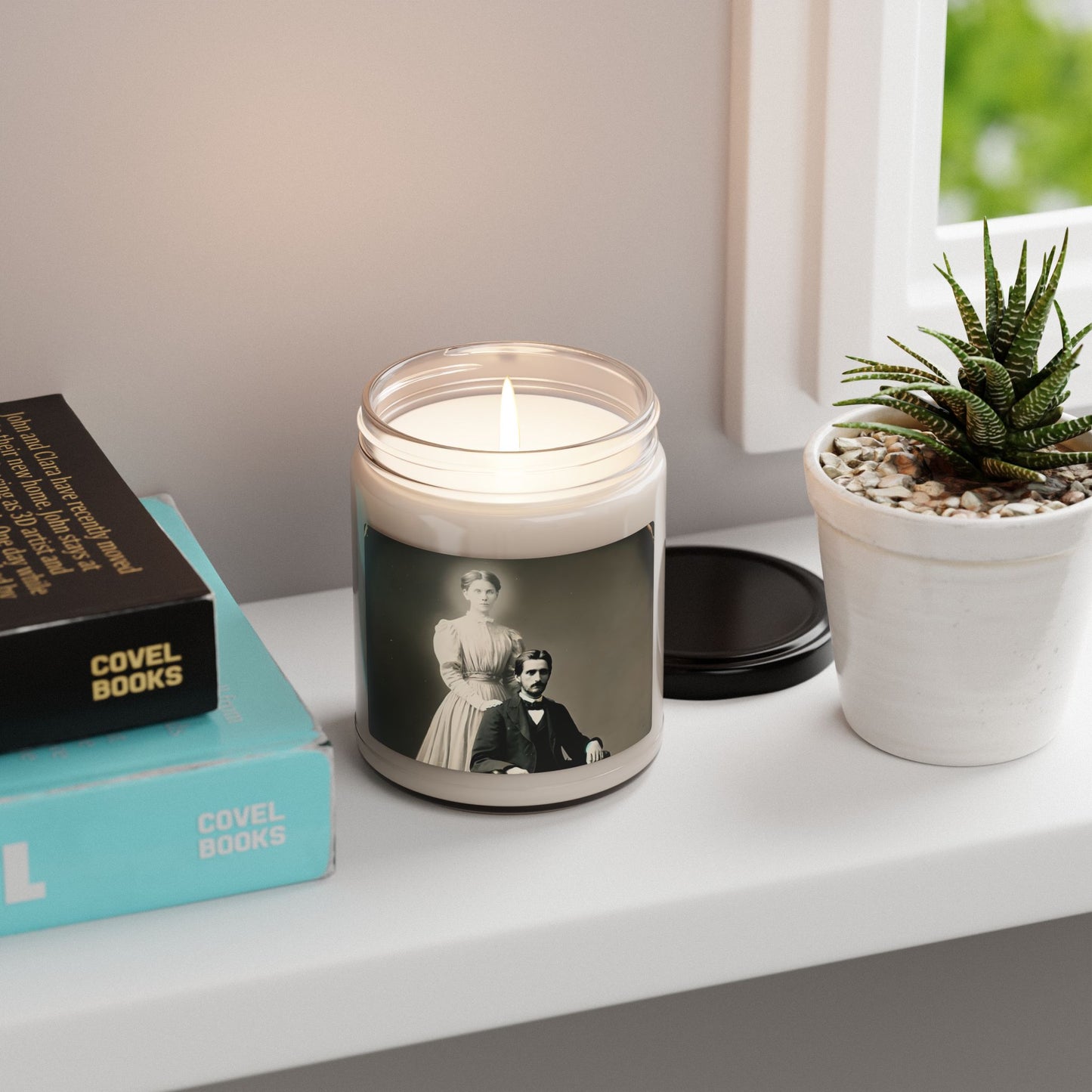 Vintage Portrait Soy Candle — 9oz Scented Jar (Antique Couple)