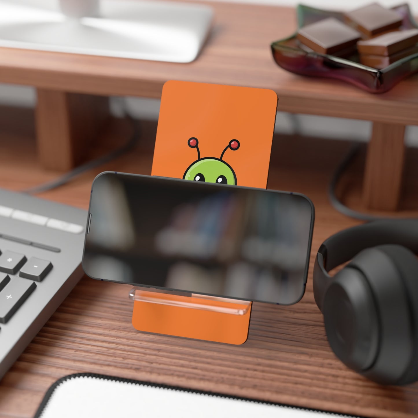 Alien Cloud Phone Stand — Cute Cartoon Mobile Display Stand for Smartphones