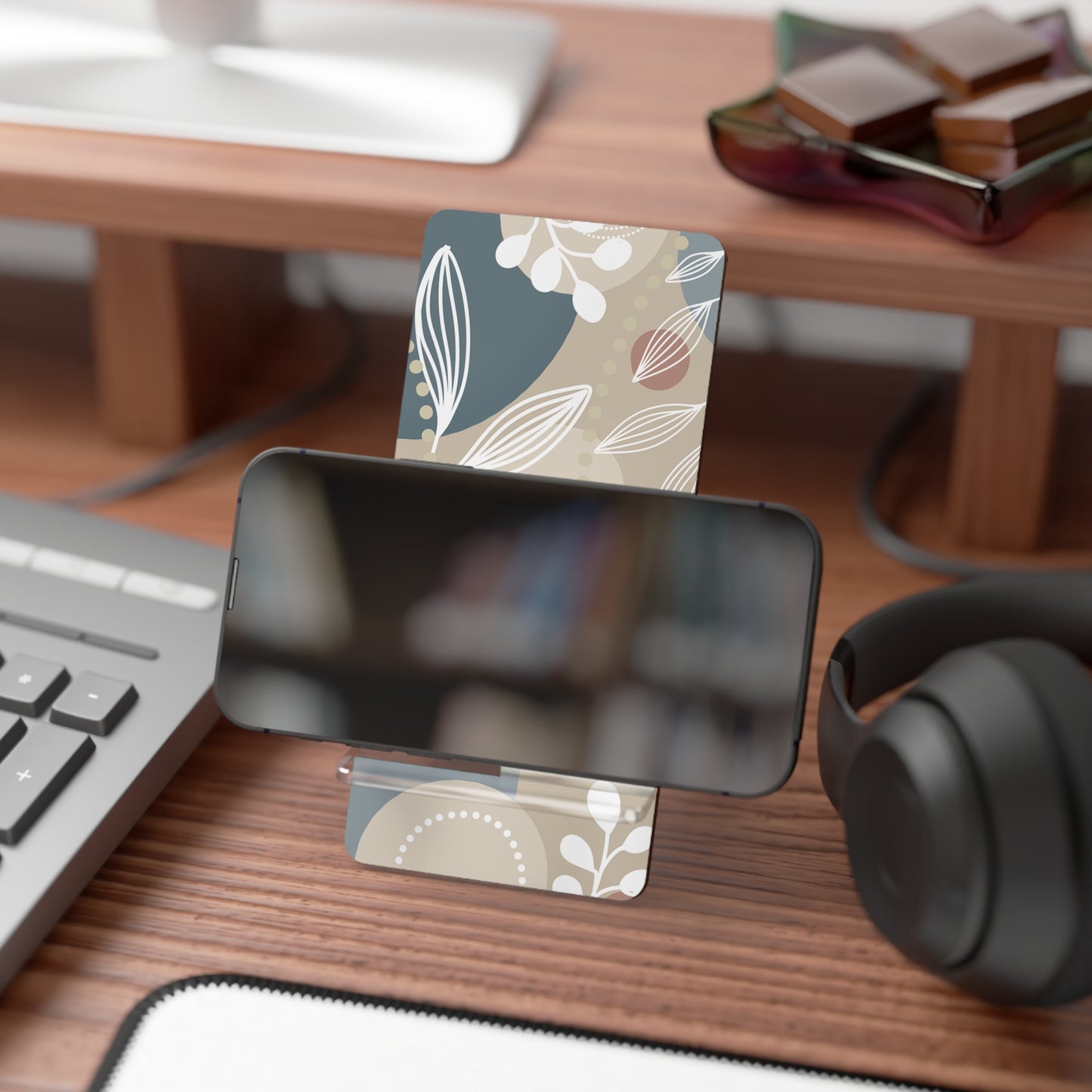 Stylish Mobile Display Stand for Smartphones, Desk Organizer, Gift for Tech Lovers, Home Decor, Office Accessory, Floral Design