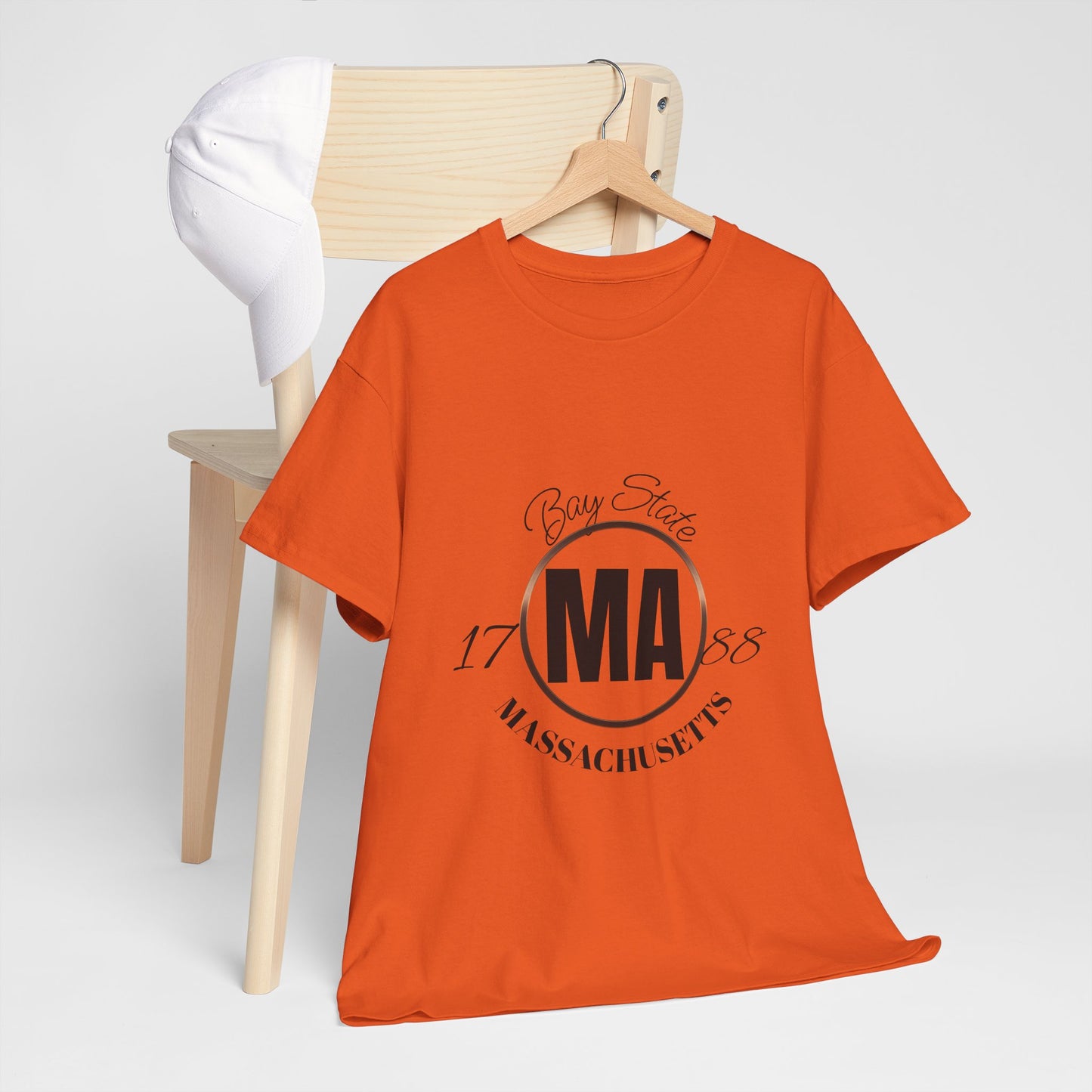 Unisex Heavy Cotton Tee with Massachusetts Design, Casual Wear, Gift for Him/Her, Travel Souvenir, Vintage Style