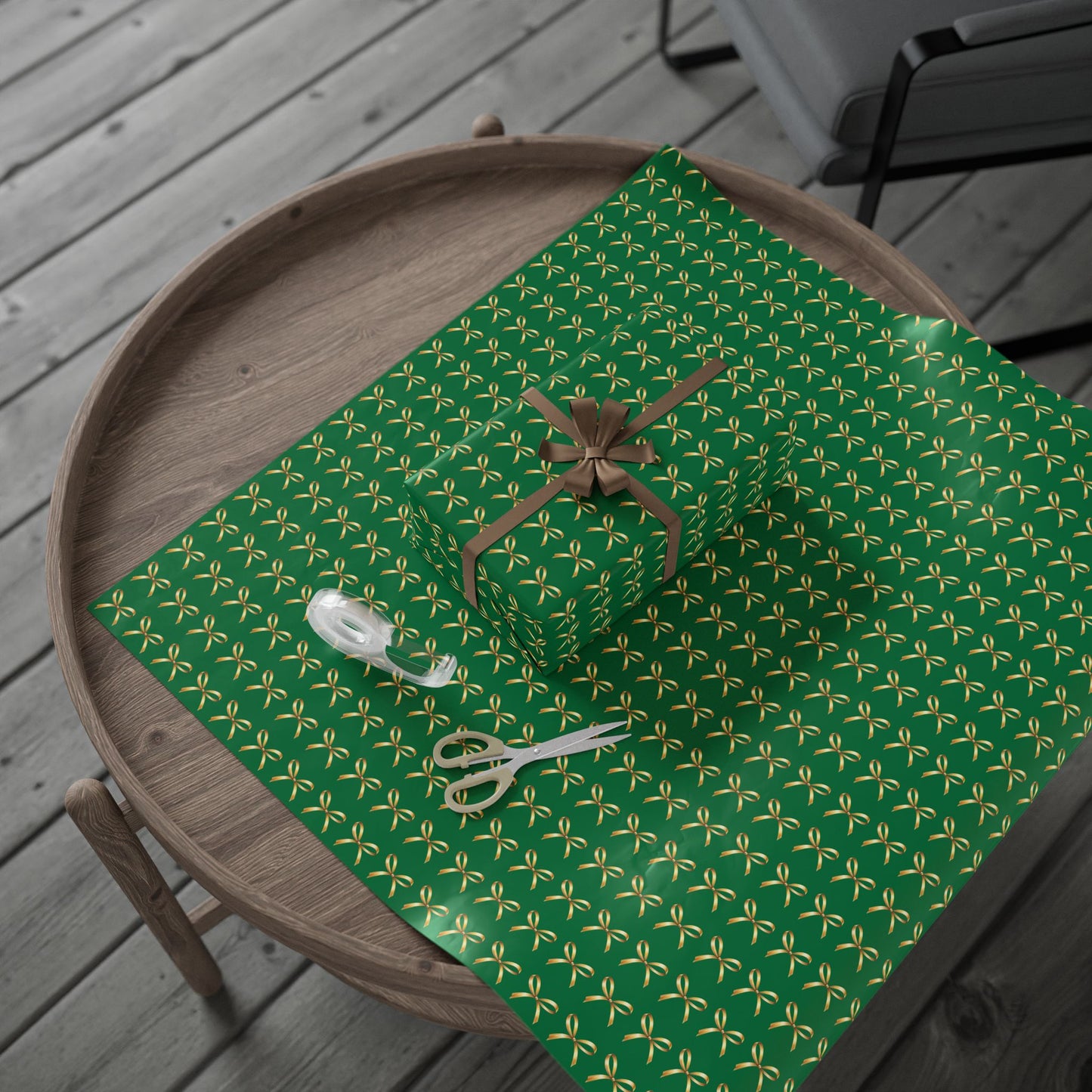 Green Wrapping Paper Roll — Gold Bow Pattern