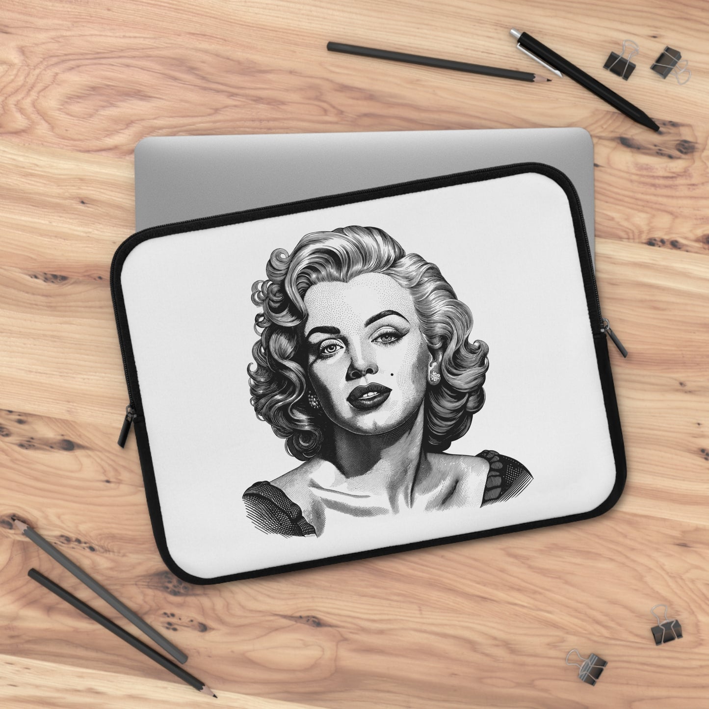 Marilyn Monroe Laptop Sleeve, Vintage Style Sleeve, Artistic Laptop Case, Gift for Her, Stylish Tech Accessory, Classic Design Bag