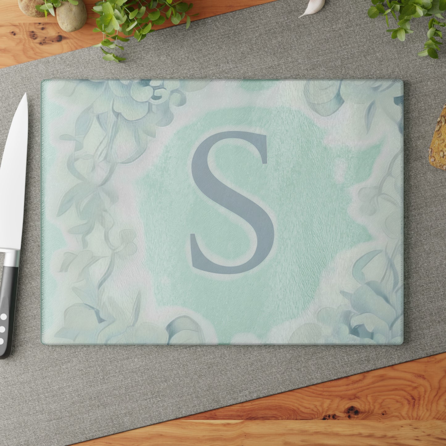 Personalized Floral Initial Glass Cutting Board, Kitchen Decor, Wedding Gift, Housewarming, Culinary Gift, Custom Kitchenware