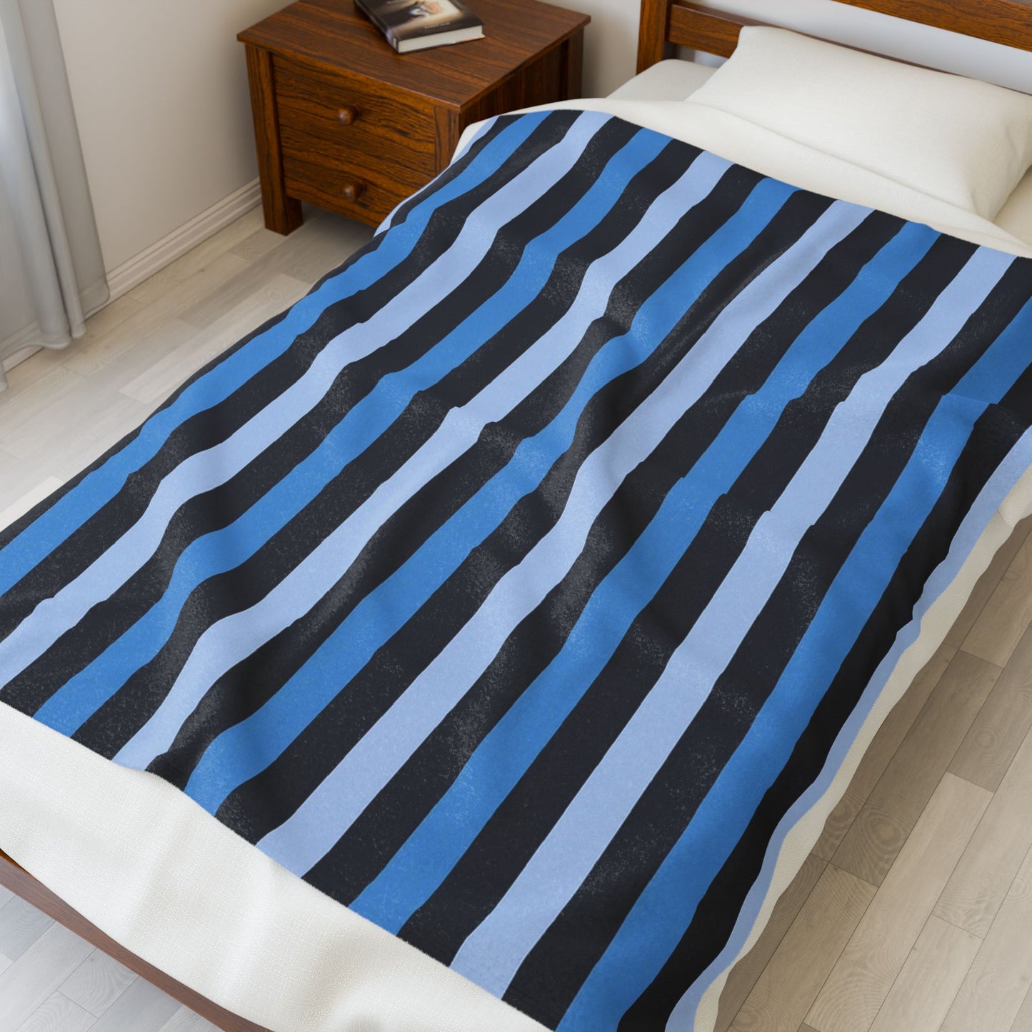 Cozy Velveteen Plush Blanket - Soft, Striped Decor for Home, Perfect for Winter Nights, Gift for Friends and Family, Ideal for [...]