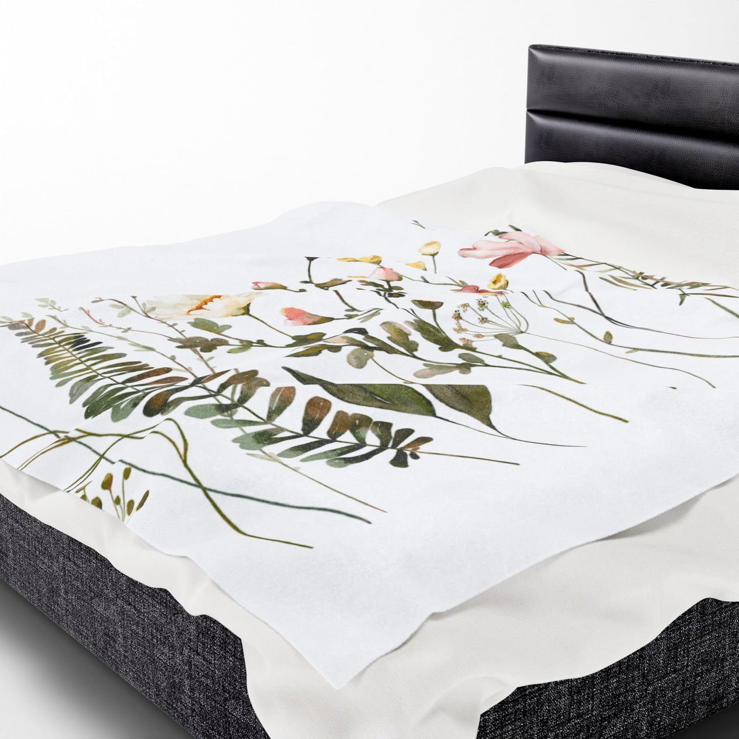 Floral Velveteen Blanket, Cozy Flower Throw, Soft Plush Blanket for Home Decor, Perfect Gift for Holidays, Nap Time Blanket