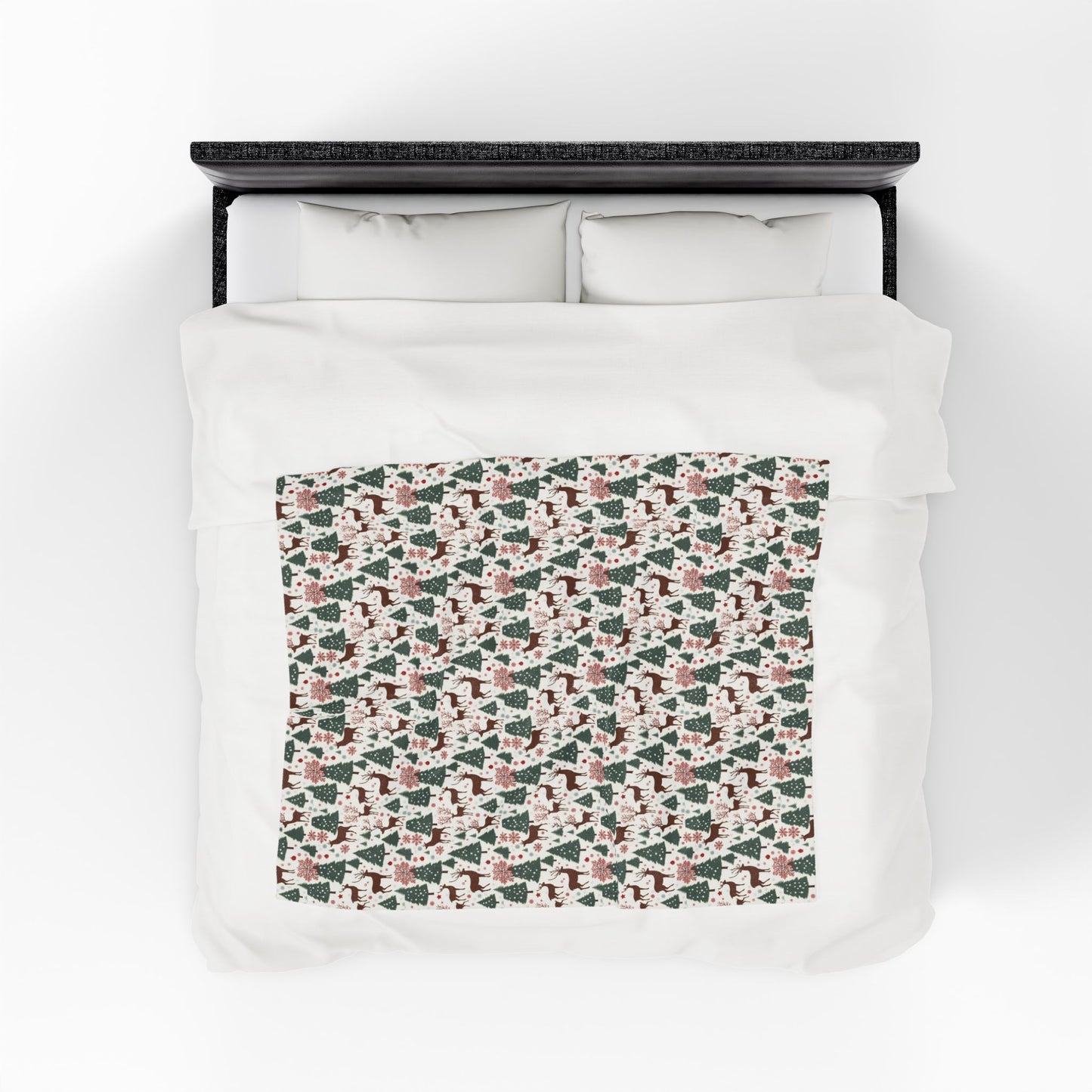 Christmas Reindeer & Pine Trees Velveteen Plush Blanket — Cozy Holiday Throw