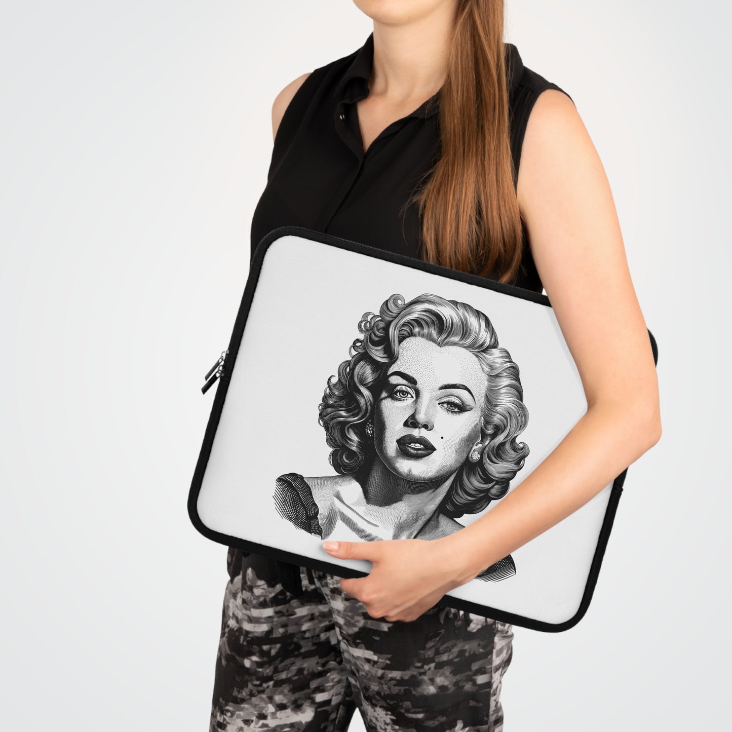 Marilyn Monroe Laptop Sleeve, Vintage Style Sleeve, Artistic Laptop Case, Gift for Her, Stylish Tech Accessory, Classic Design Bag