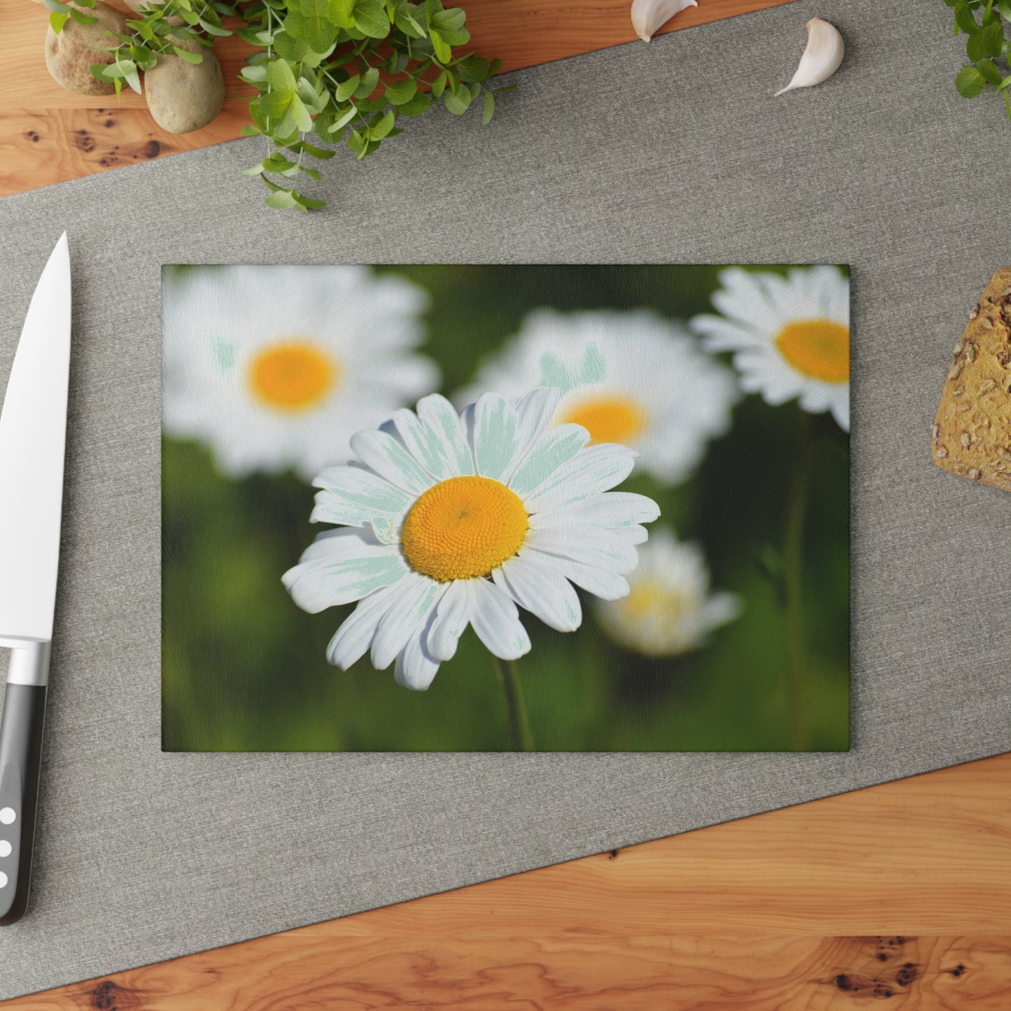 Charming Floral Glass Cutting Board - Kitchen Decor, Gift for Her, Daisy Design, Housewarming, Mother's Day