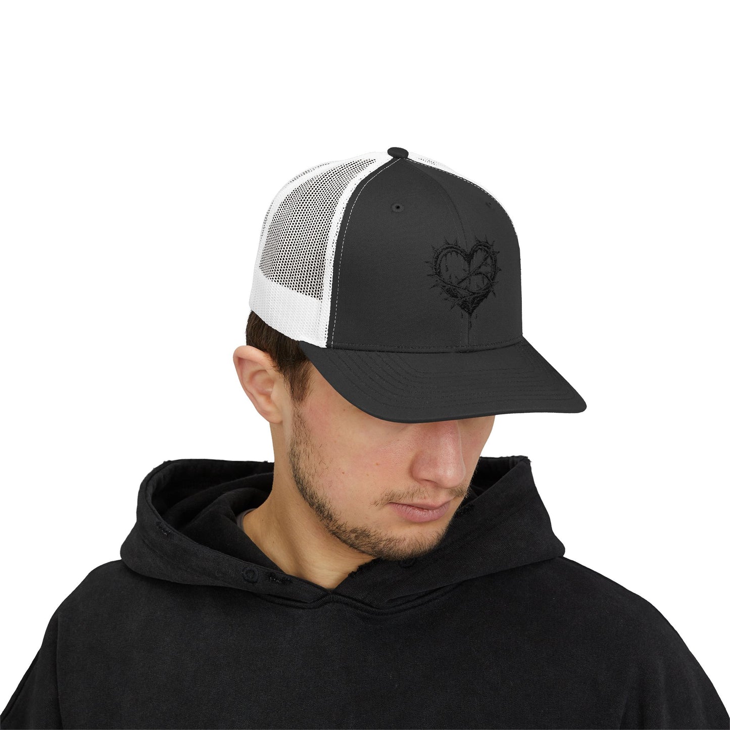 Heart-Shaped Love Snapback Trucker Cap, Adjustable Hat for Friends, Gifts for Couples, Valentine’s Day Cap, Casual Wear, Stylish Sun Hat