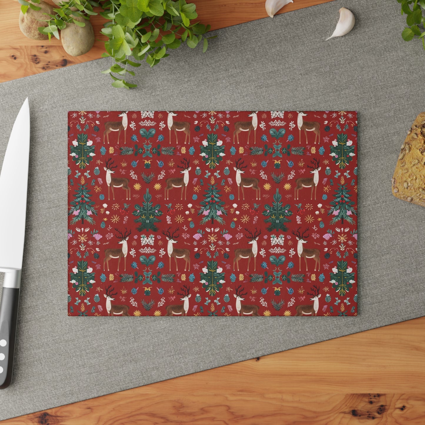 Christmas Reindeer Glass Cutting Board — Festive Holiday Kitchen Decor