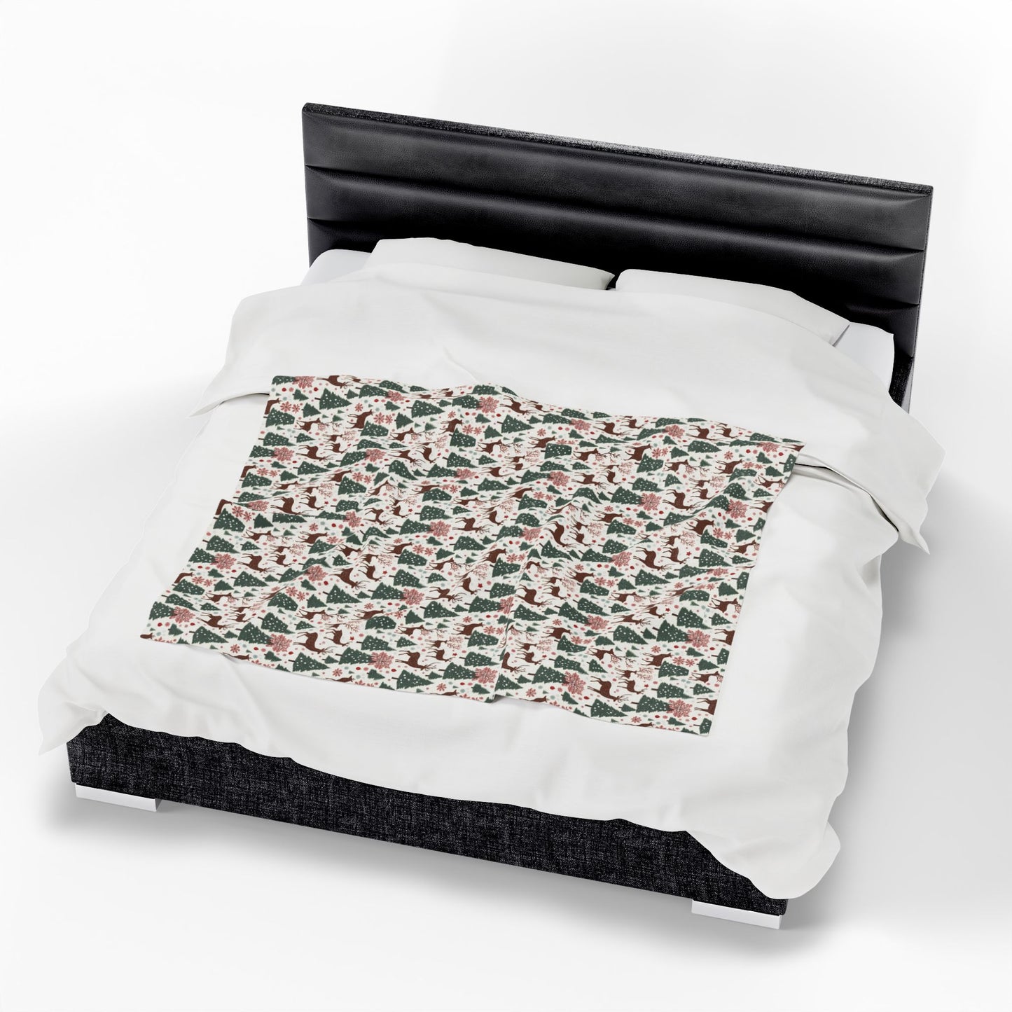 Christmas Reindeer & Pine Trees Velveteen Plush Blanket — Cozy Holiday Throw
