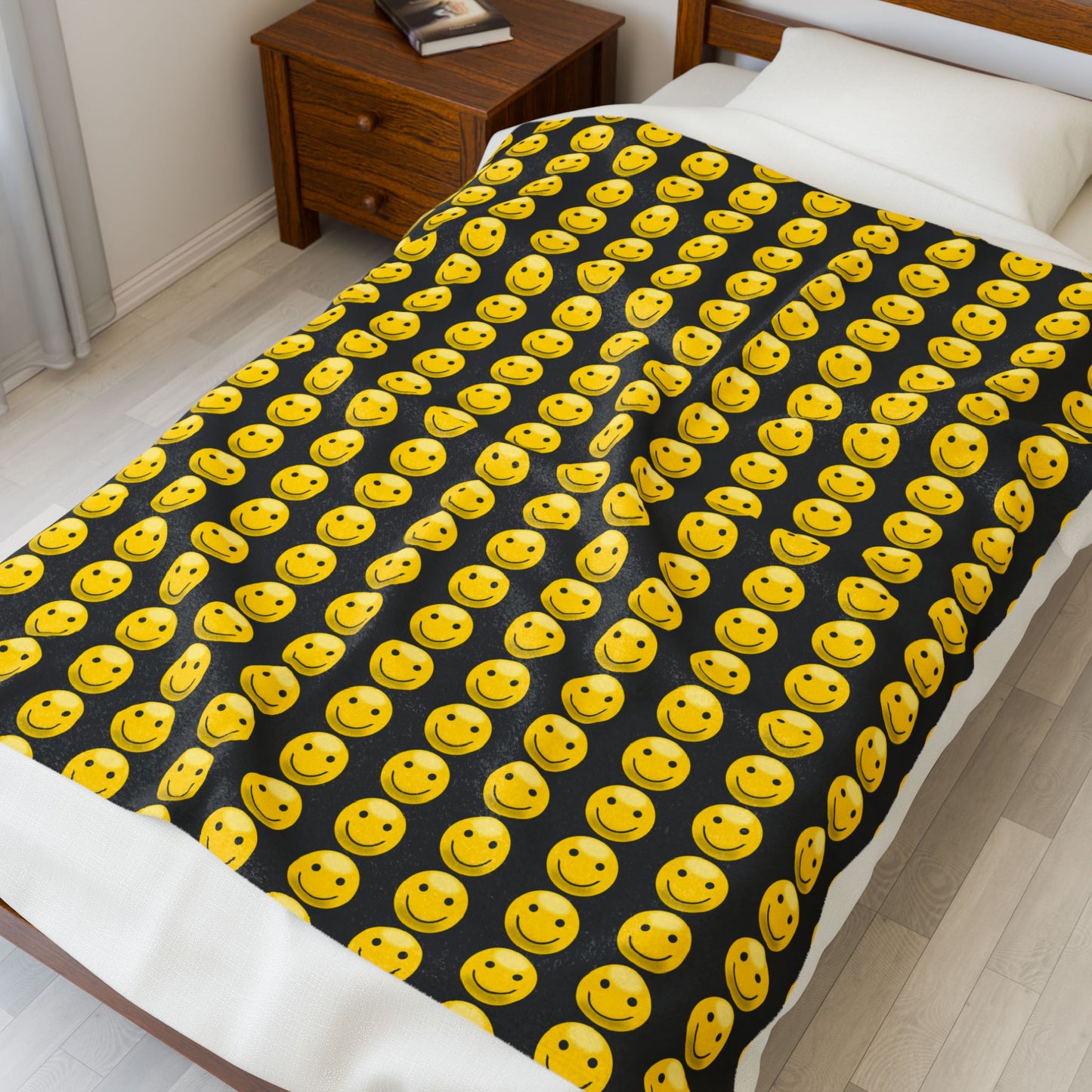 Smiley Face Velveteen Plush Blanket | Cozy Throw for Kids, Gift for Happiness, Home Decor, Soft Blanket for Couch, Smiley Decor