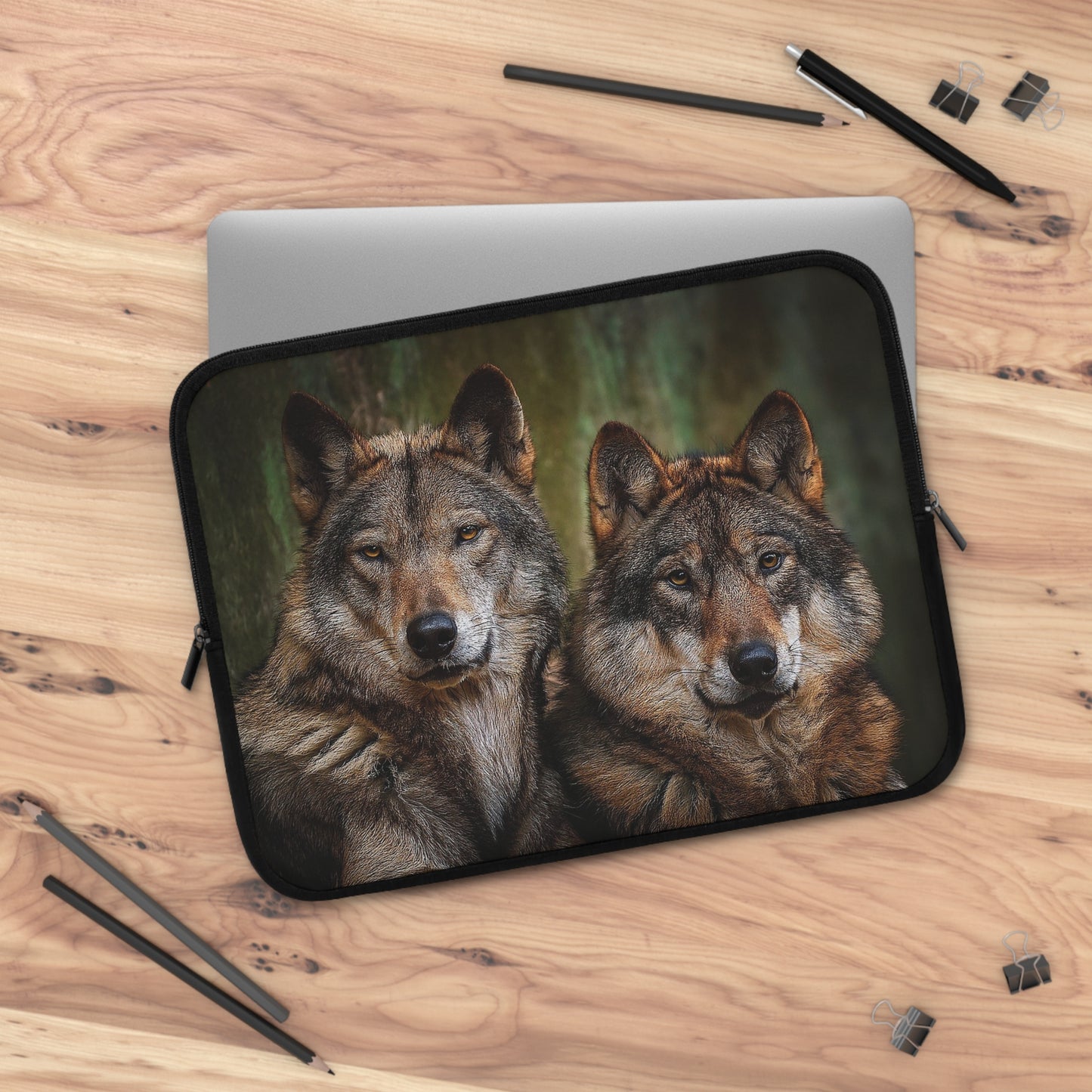 Wolf Laptop Sleeve - Wildlife Lover Gift, Cute Wolf Design, Stylish Tech Accessory, Nature-Inspired Sleeve, Perfect for Home Office