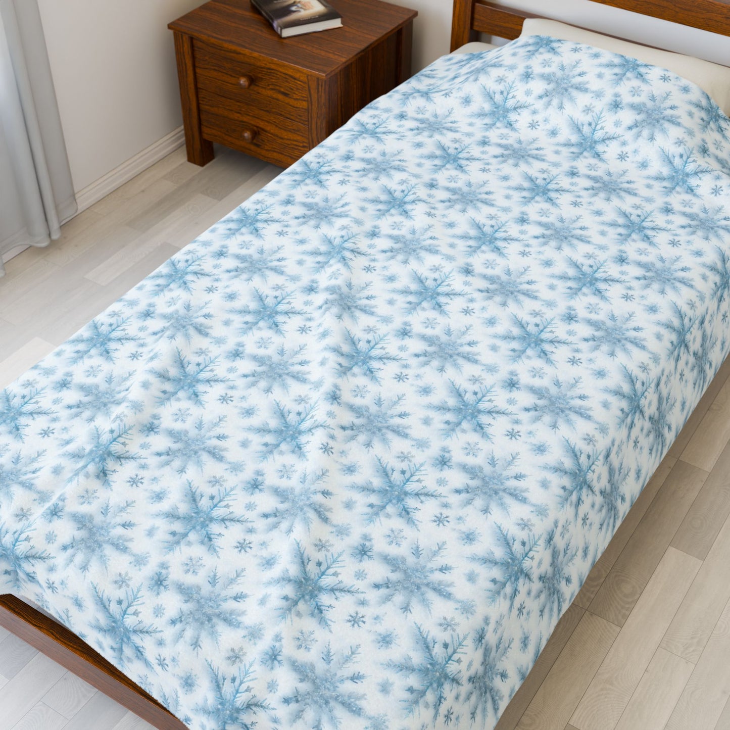 Cozy Snowflake Velveteen Plush Blanket | Soft Winter Throw for Home Decor, Gift for Her, Snuggle Blanket