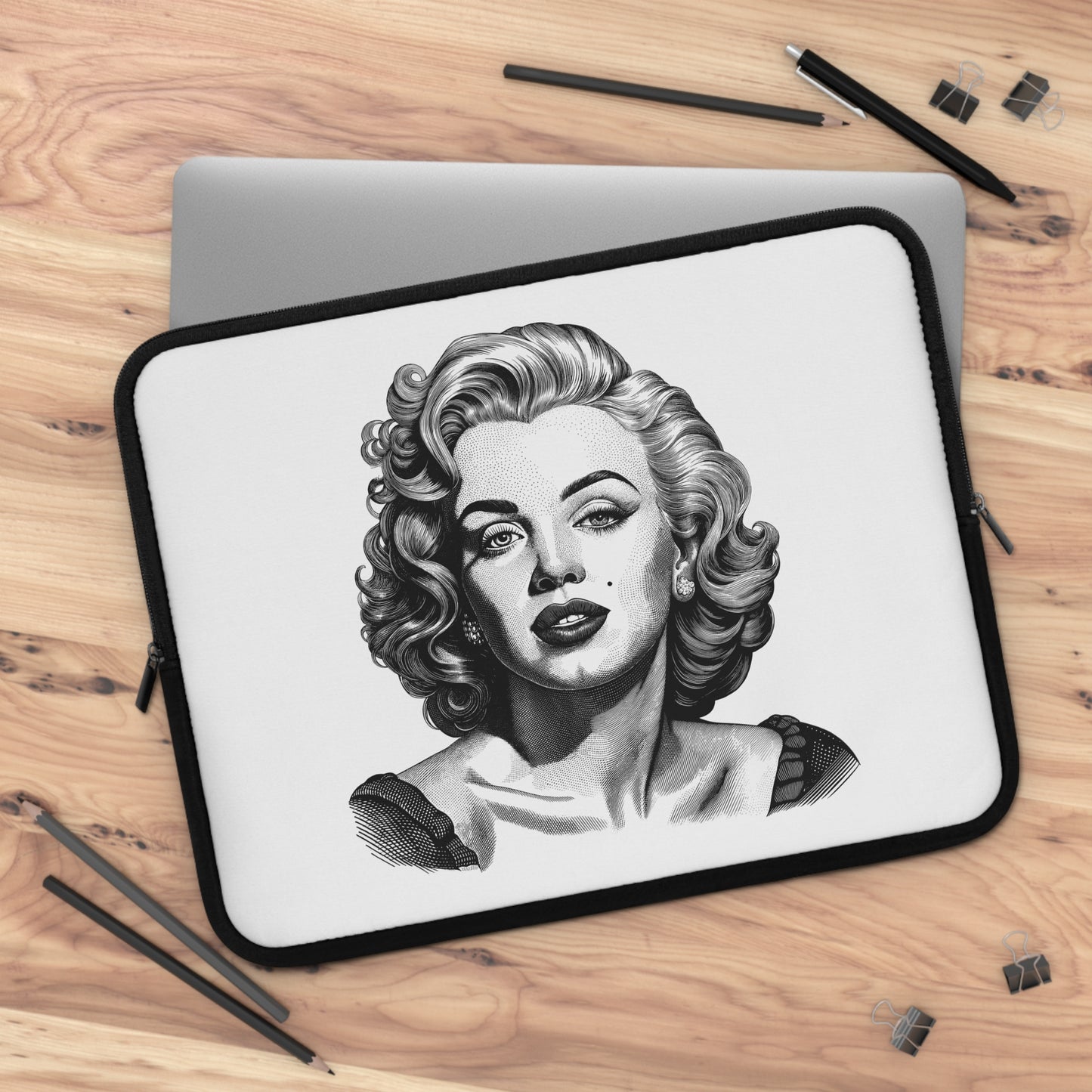 Marilyn Monroe Laptop Sleeve, Vintage Style Sleeve, Artistic Laptop Case, Gift for Her, Stylish Tech Accessory, Classic Design Bag