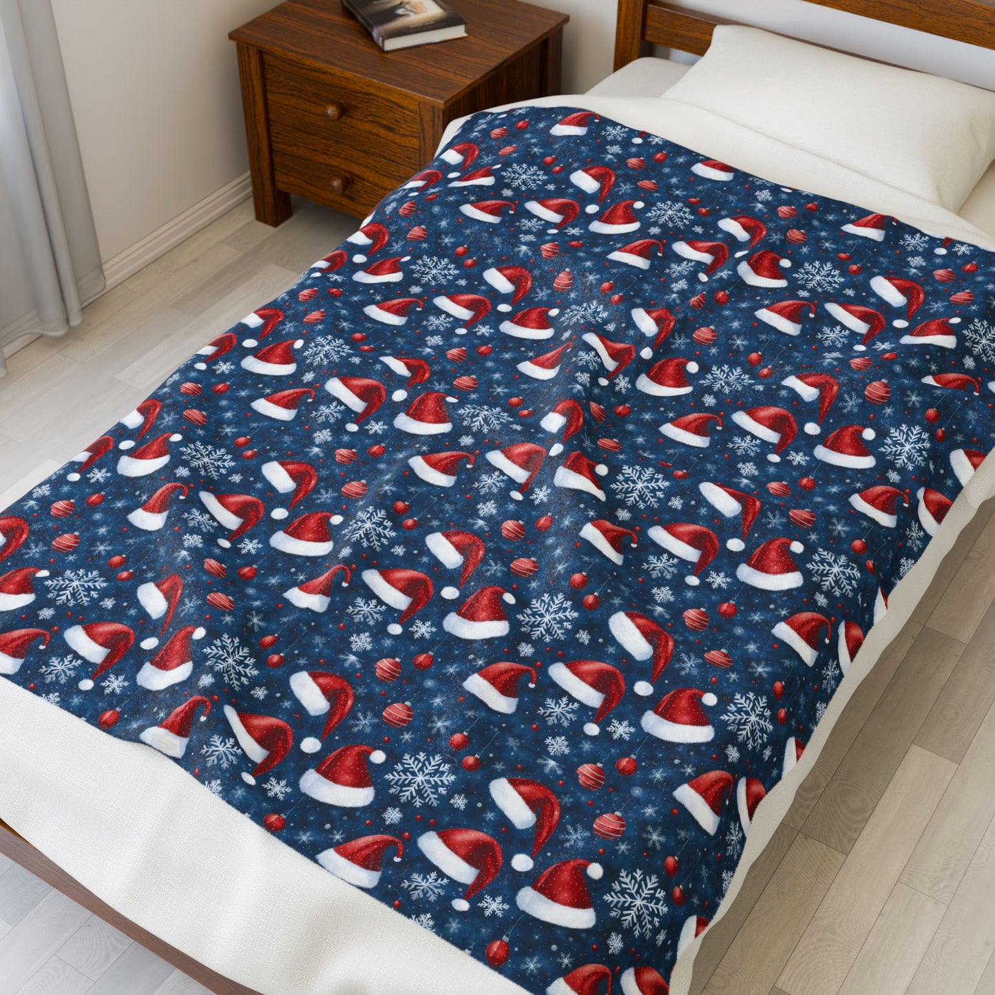 Christmas Santa Hats Velveteen Plush Blanket – Cozy Holiday Throw with Snowflake Pattern